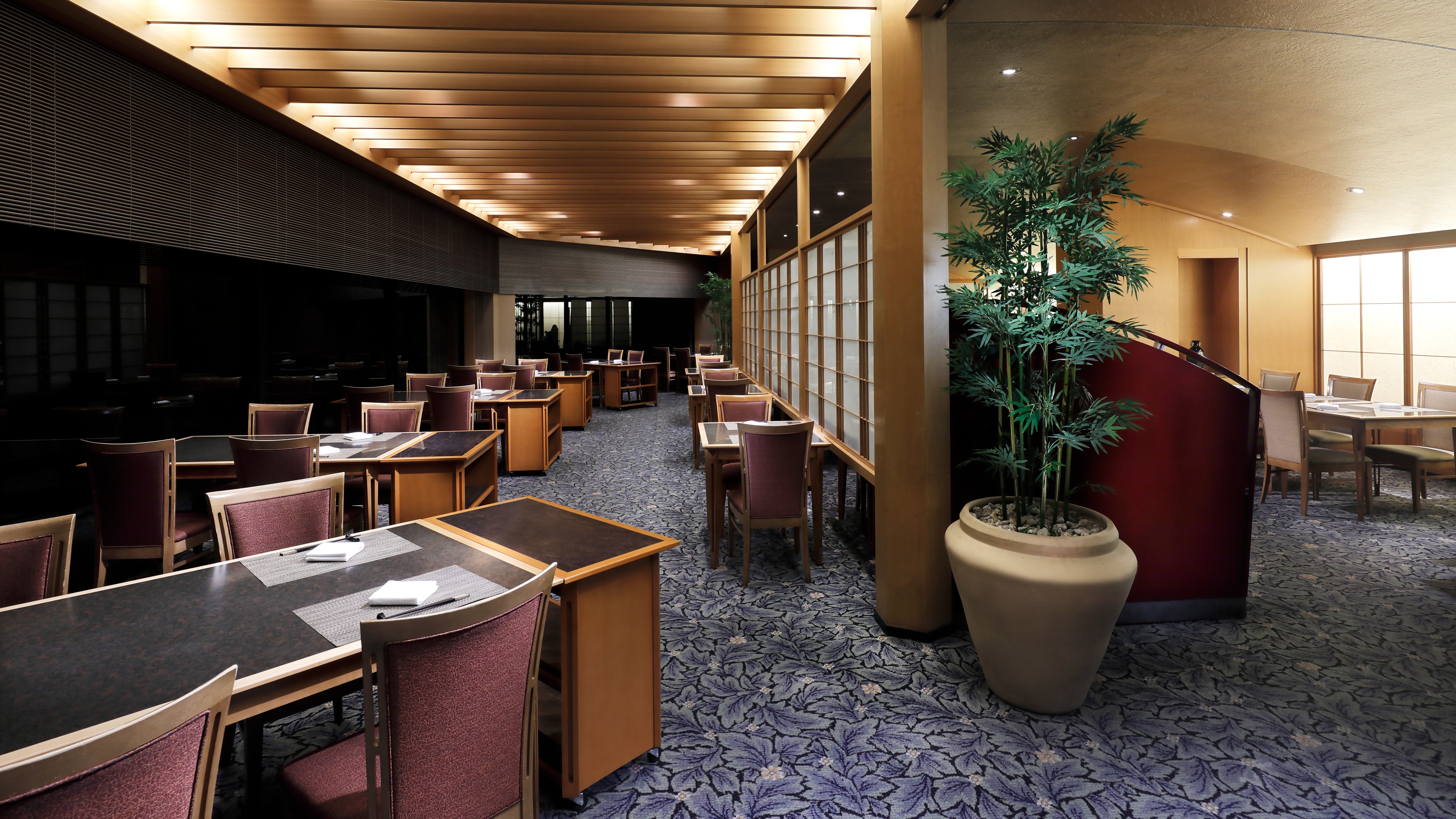 Japanese restaurant "Hatsuumi"