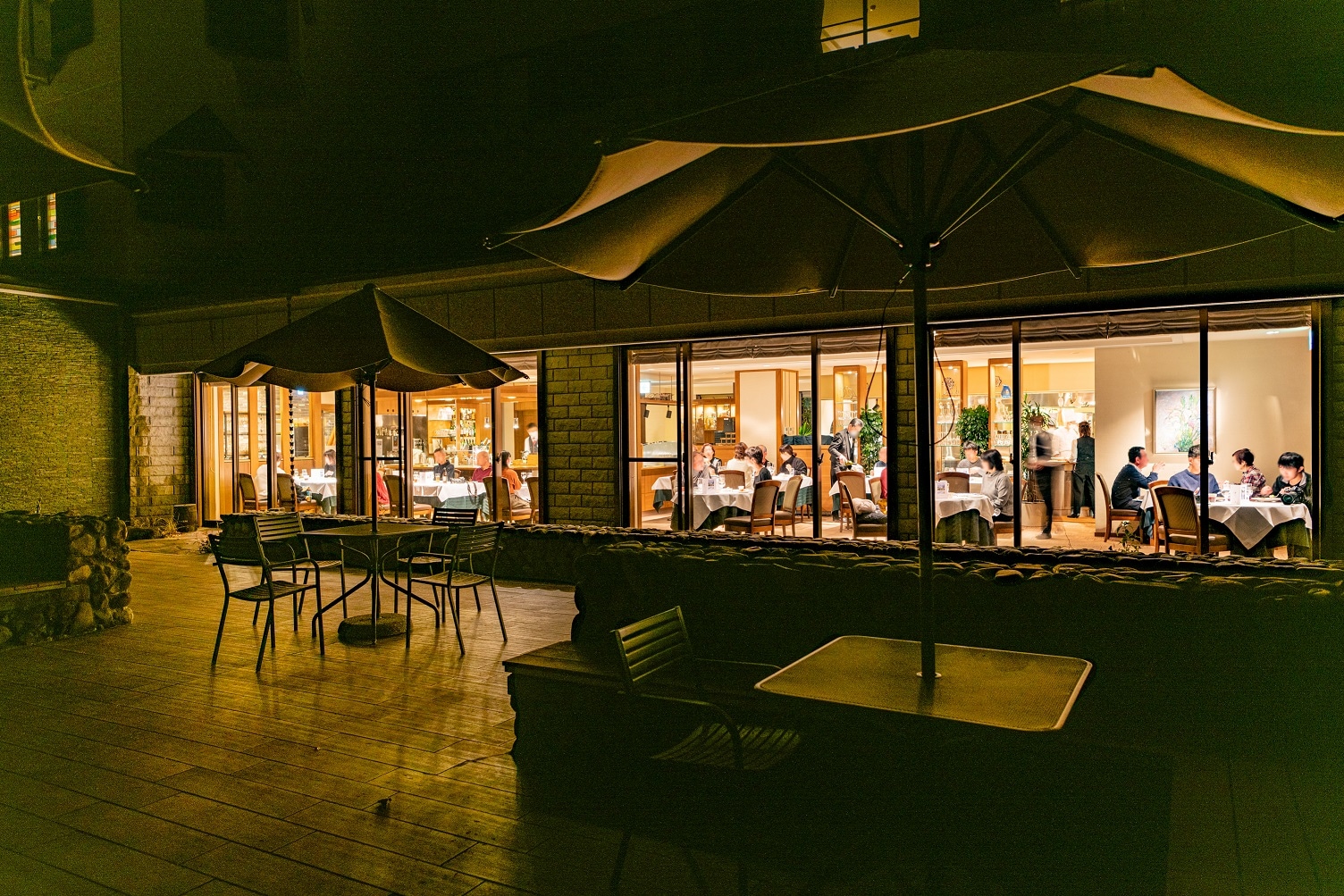 Restaurant/Evening