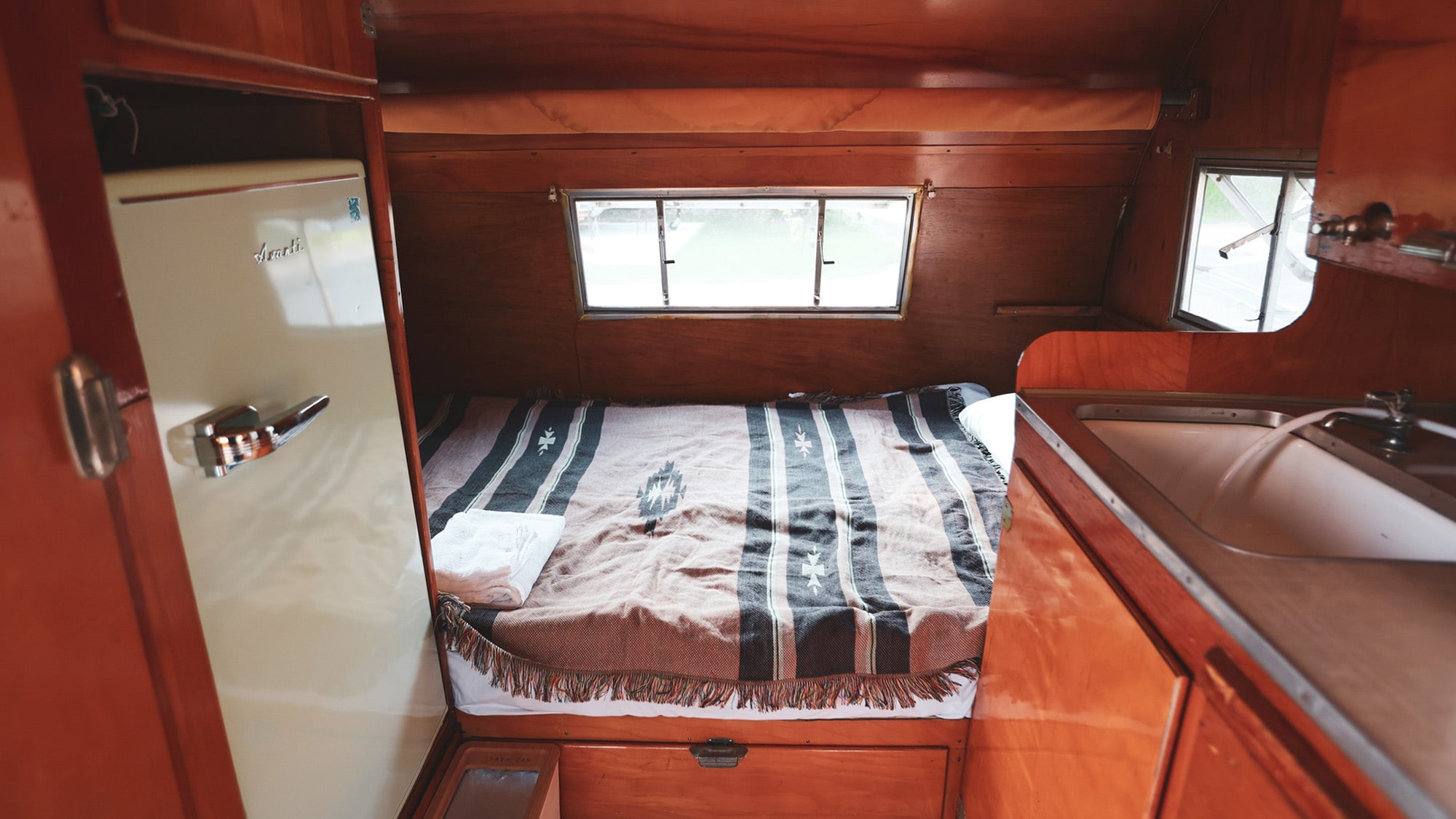 ・[Indoors] You can relax in the calming wooden interior. You can naturally relieve your daily fatigue.