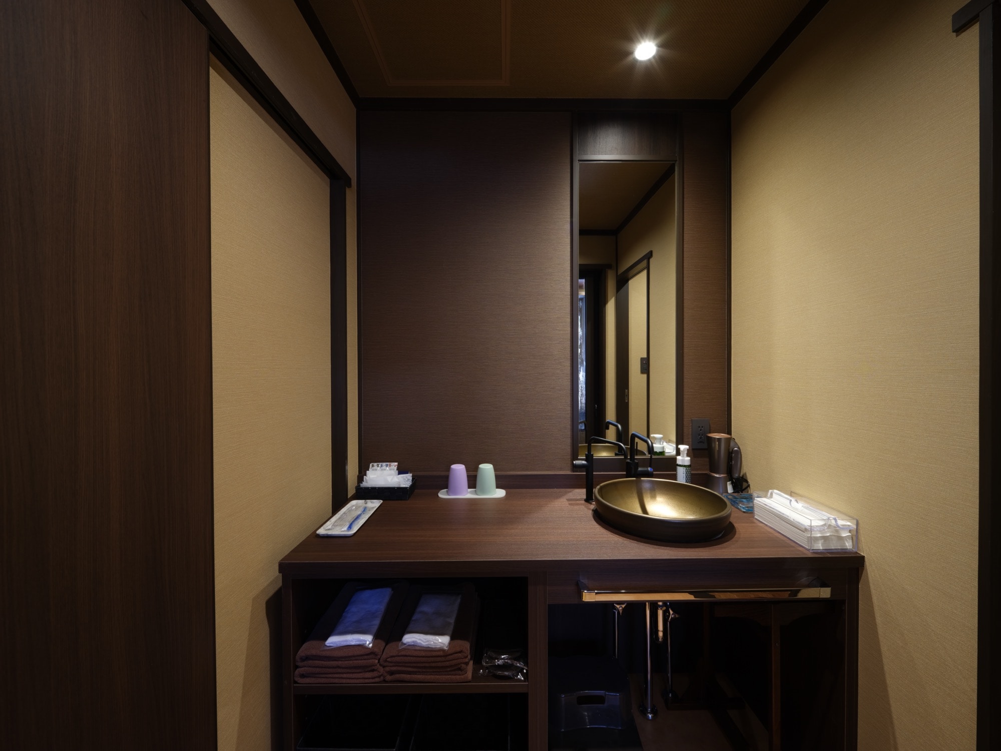 [P type] Special room with semi-open-air bath, changing area