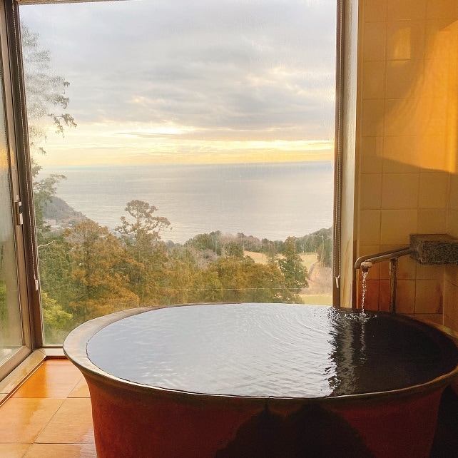 Special room/morning glow bath