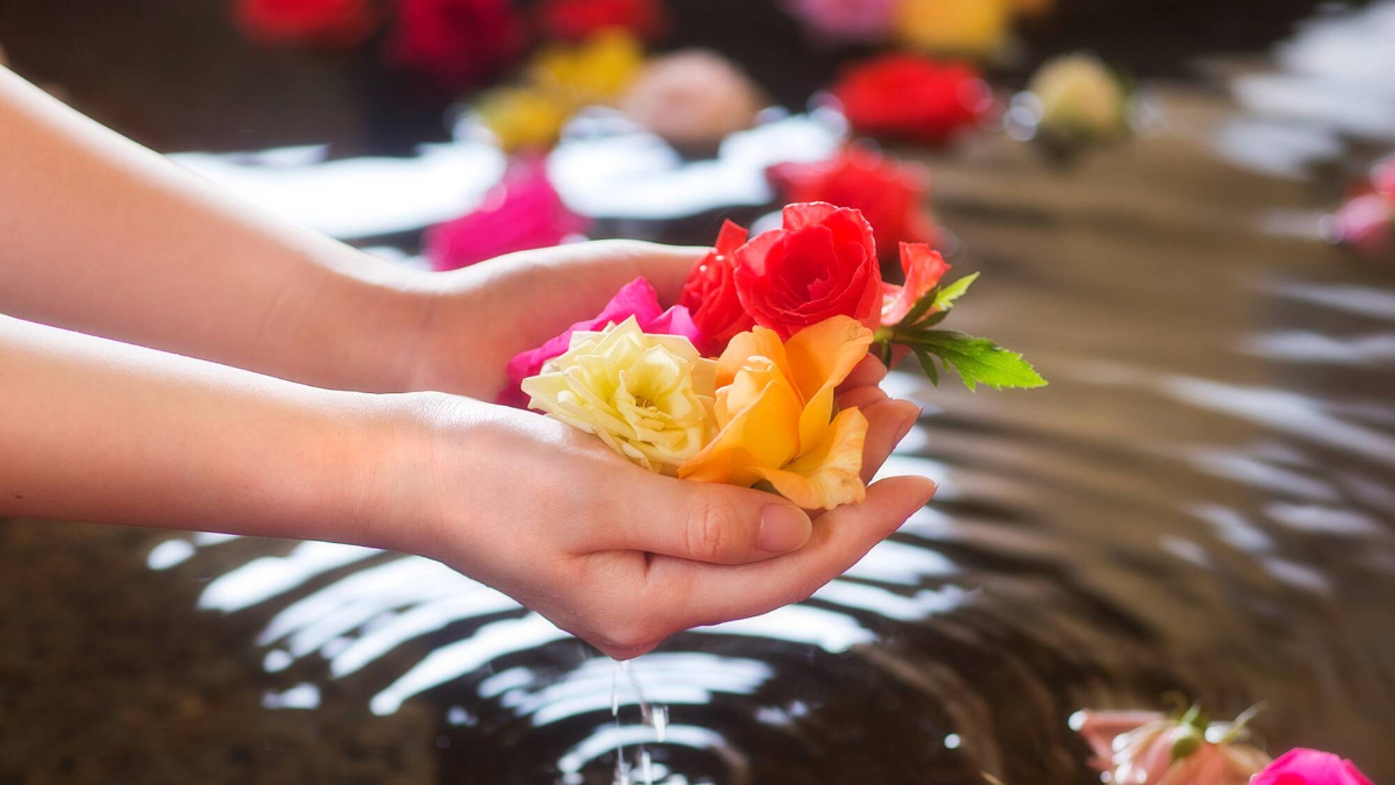 [Rose bath (women only)] A rose bath with a subtle fragrance is the dream of every woman ♪