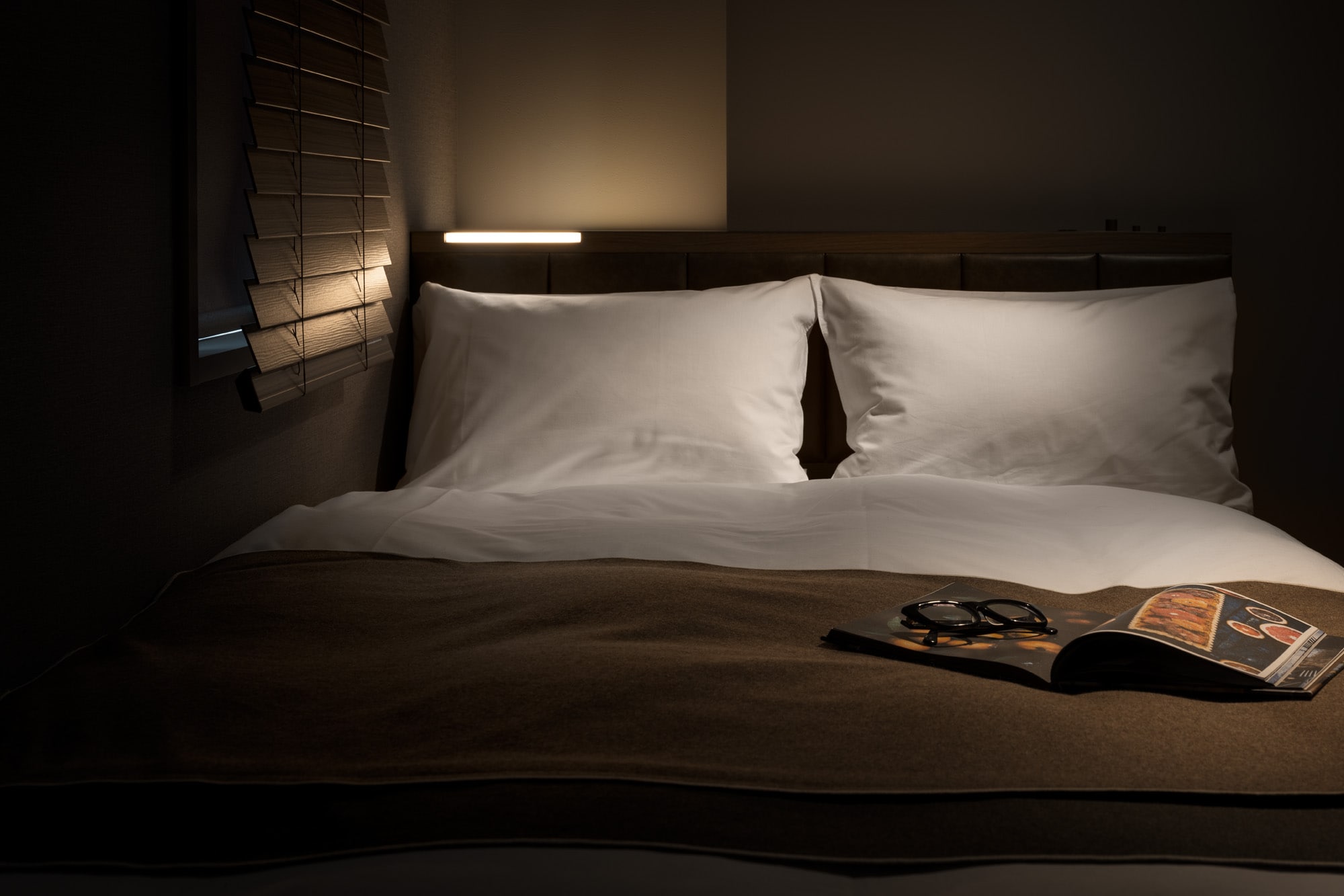 Semi-double bed