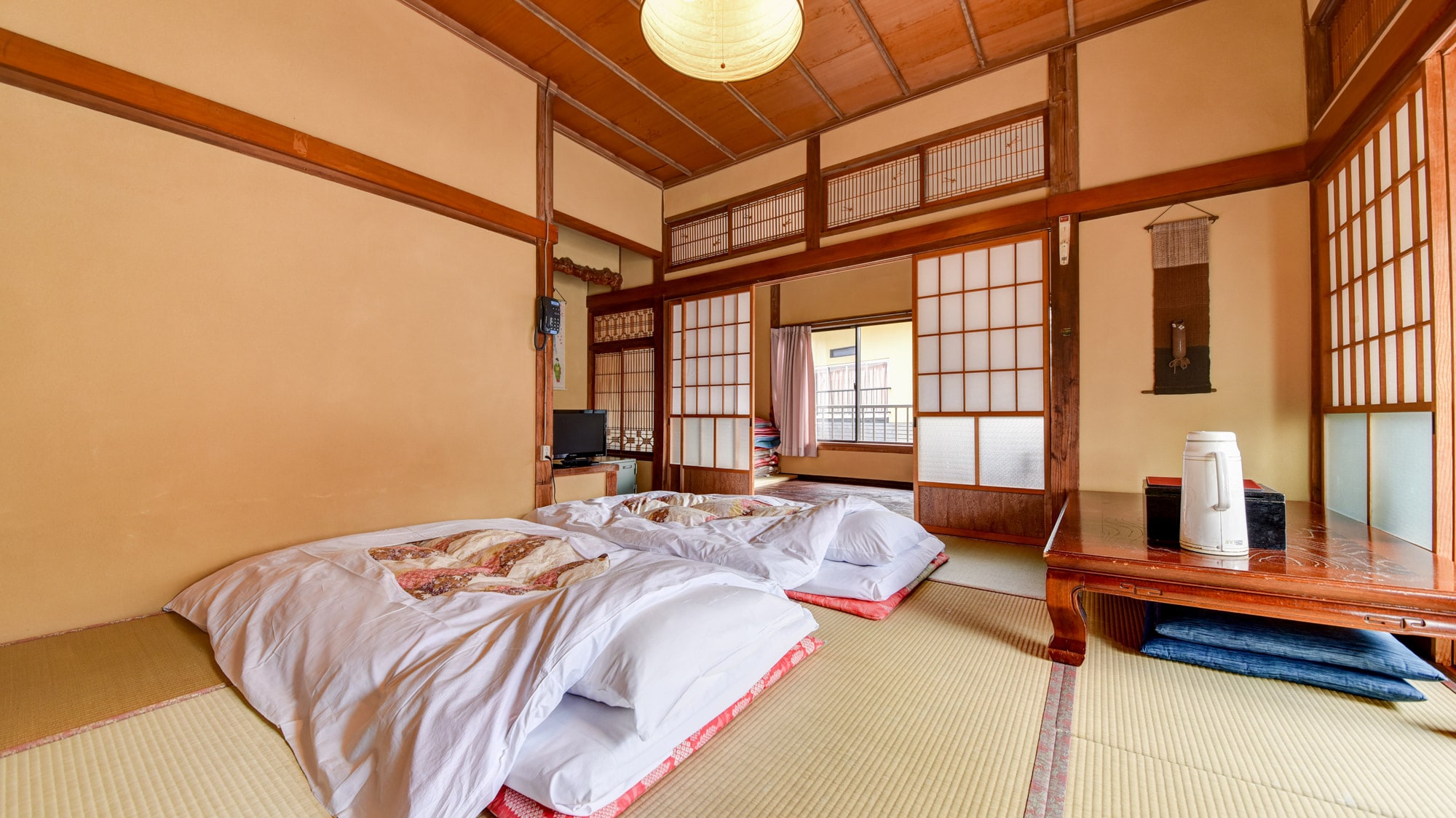 *[Ví dụ về phòng theo phong cách Nhật Bản rộng 8 chiếu tatami] Tối đa 4 người có thể thư giãn.