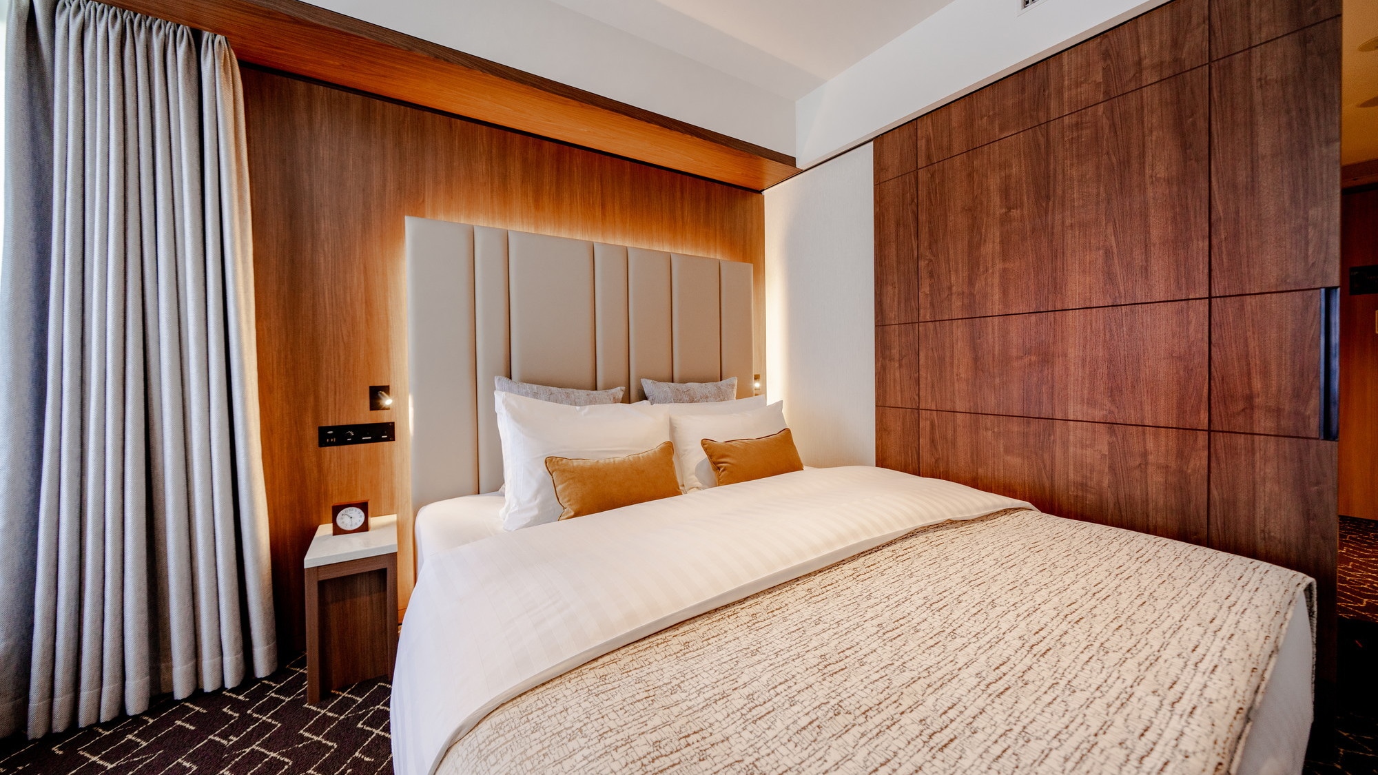 [Premium Double] The bed size is a king bed with a width of 182 cm!