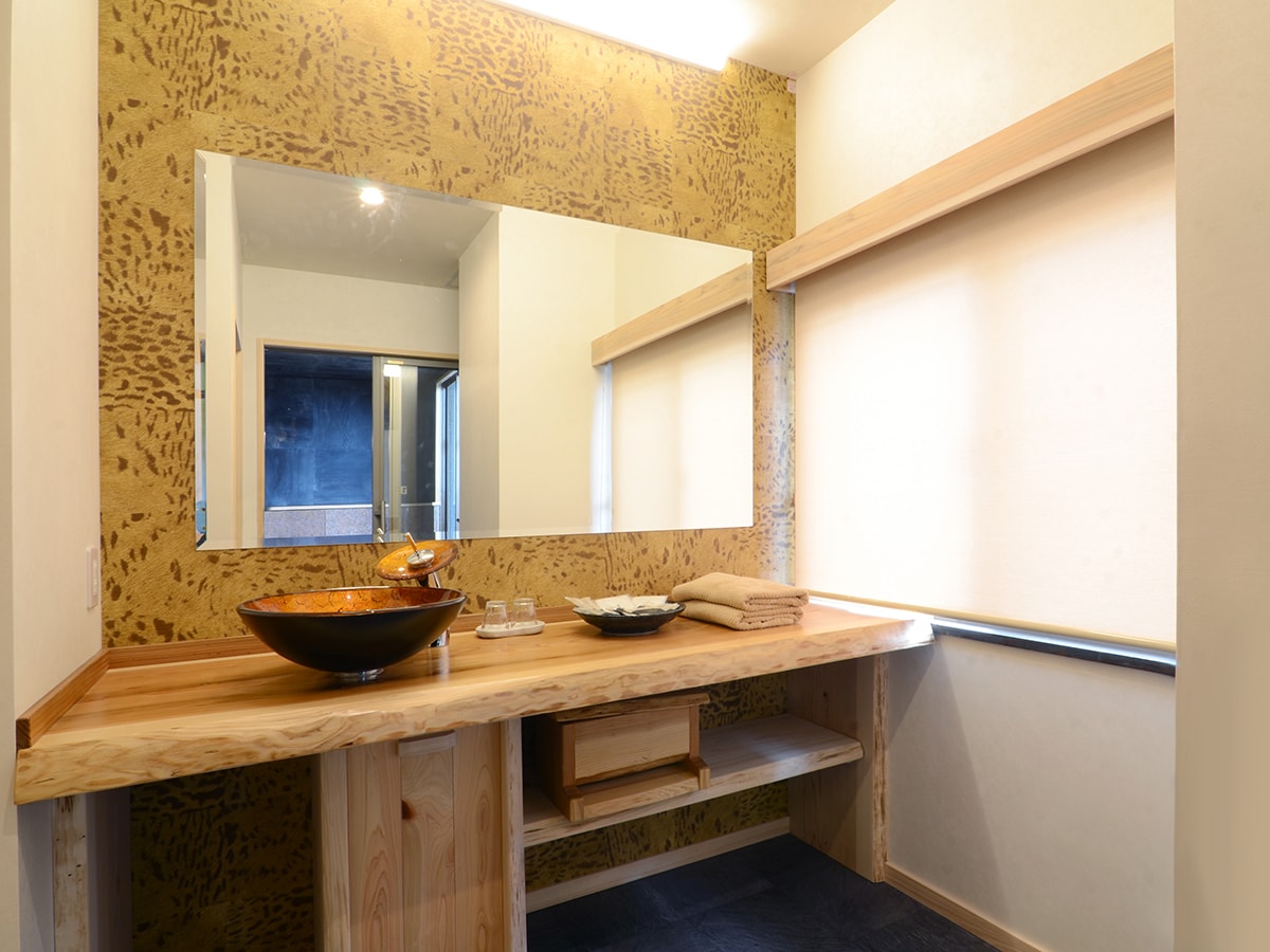 Religious equipment: washbasin