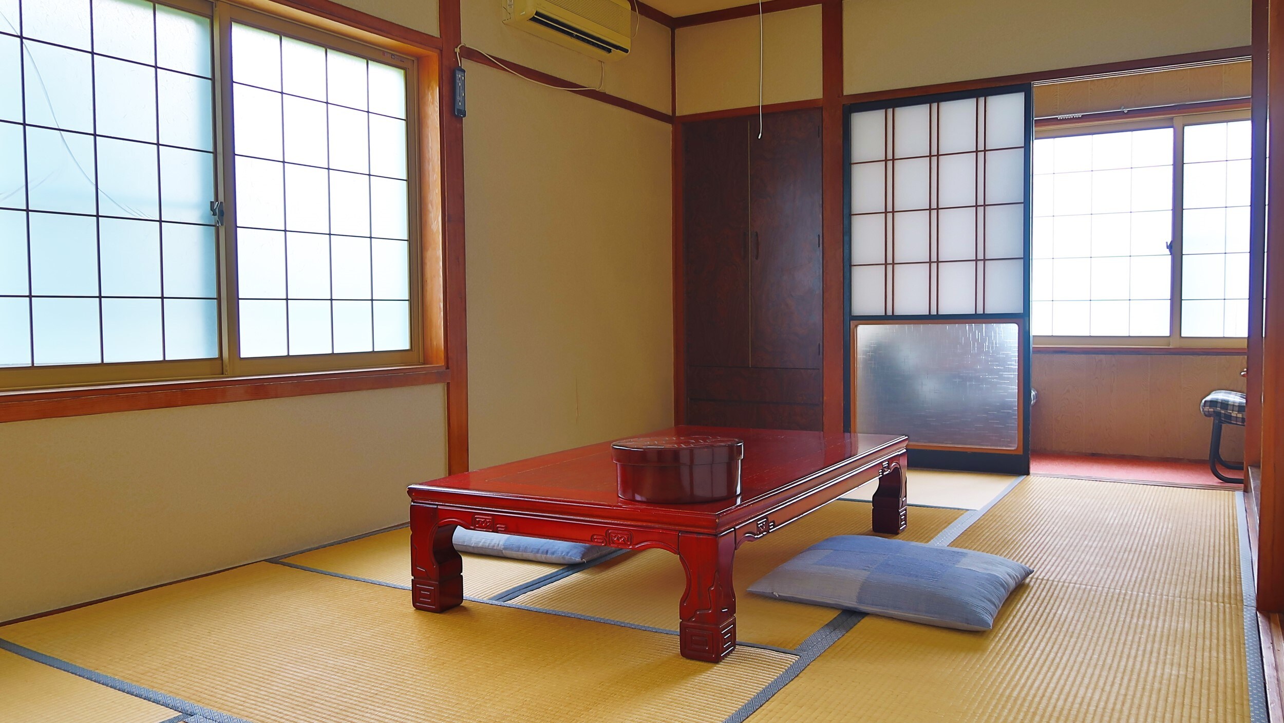 9 tatami Japanese-style room