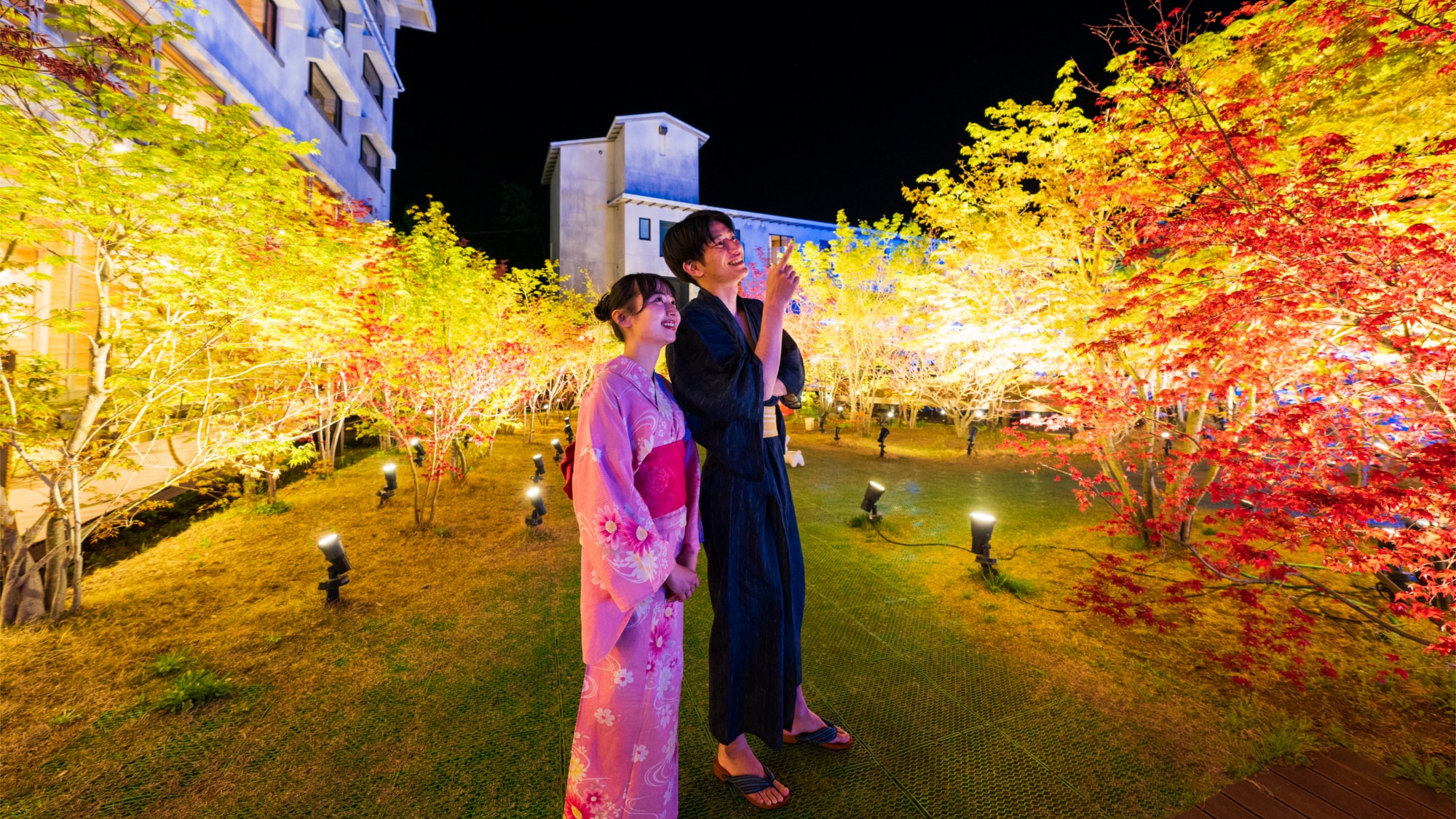 สวนที่ประดับไฟมีบรรยากาศที่ยอดเยี่ยมไม่เหมือนกลางวัน ♪ การเดินในเวลากลางคืนสะดวกสบาย!