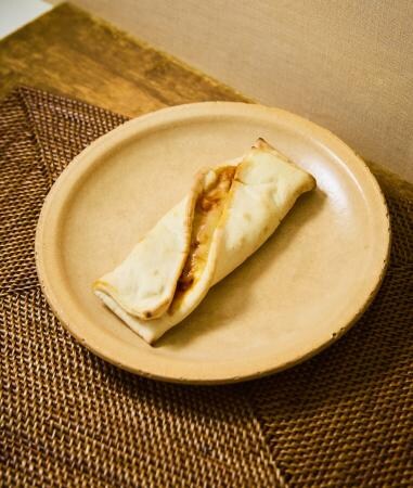 [Breakfast menu example] Hand-wrapped pizza