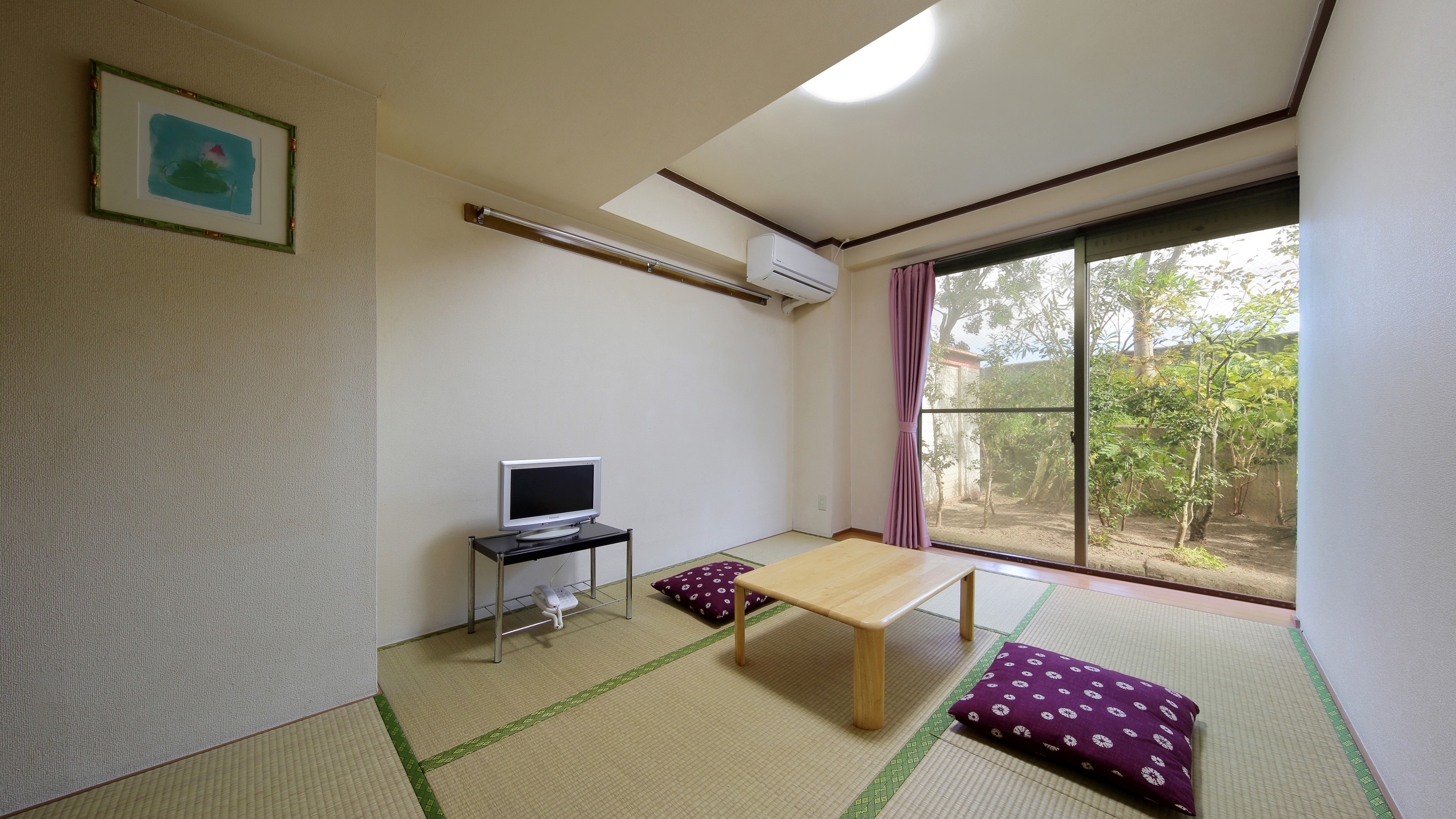 Japanese-style room