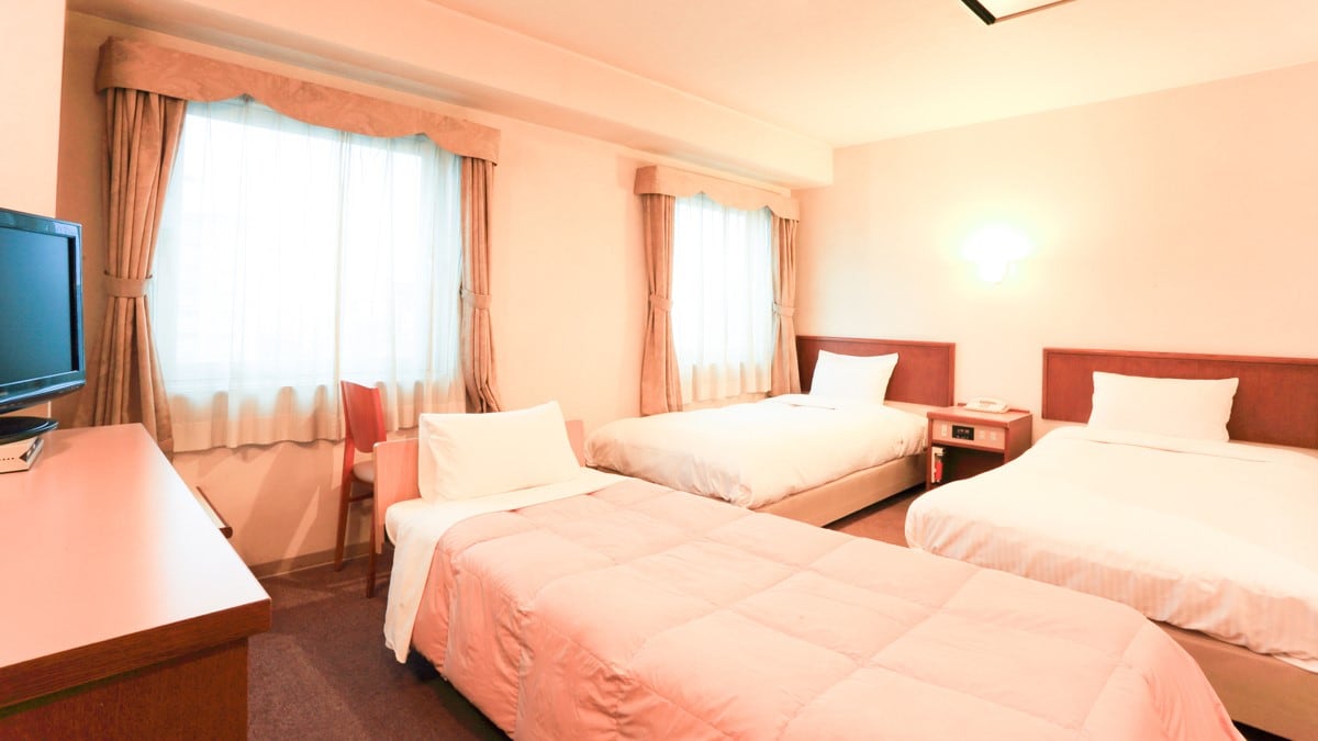 Triple room (twin room + extra bed)