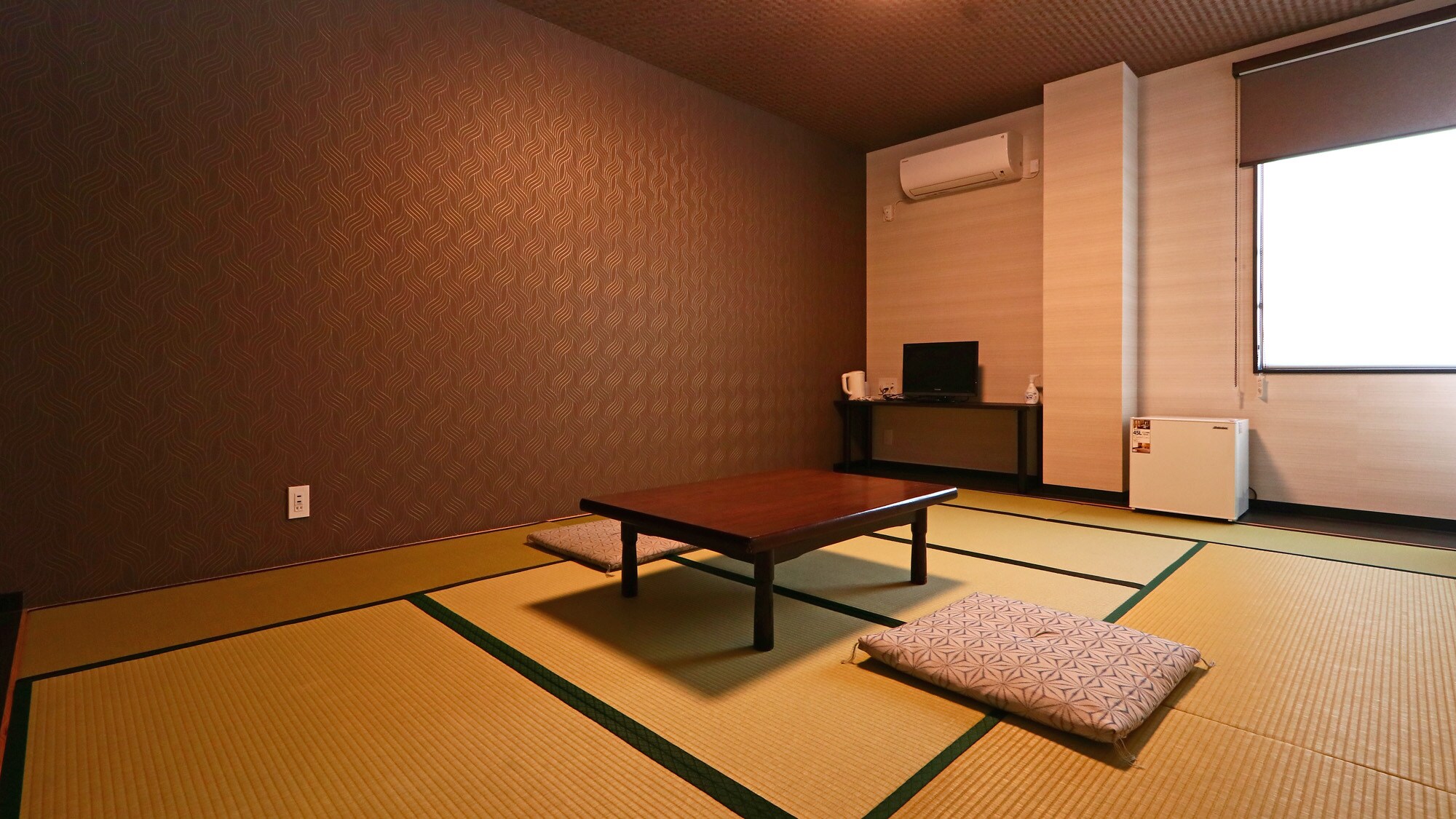 Renovated guest room [Matsu no Ma] Stretch your legs and relax.