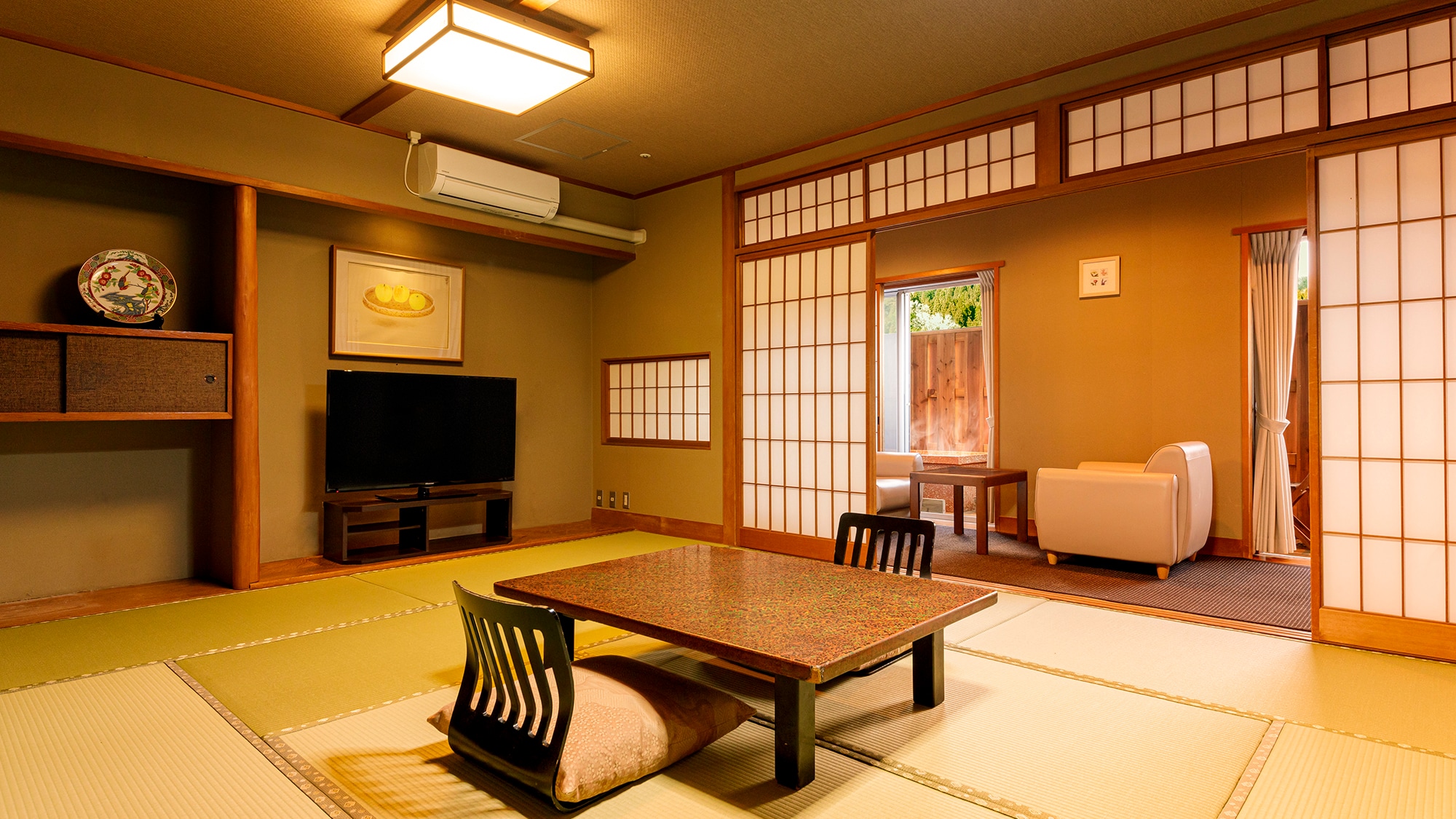 Standard Japanese-style room with open-air bath *Example of a guest room