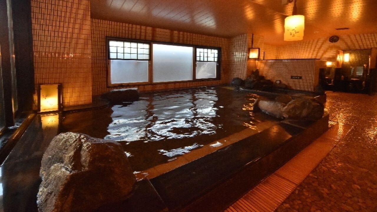 [Men] Indoor bath (hot water temperature: 41-42 ° C)