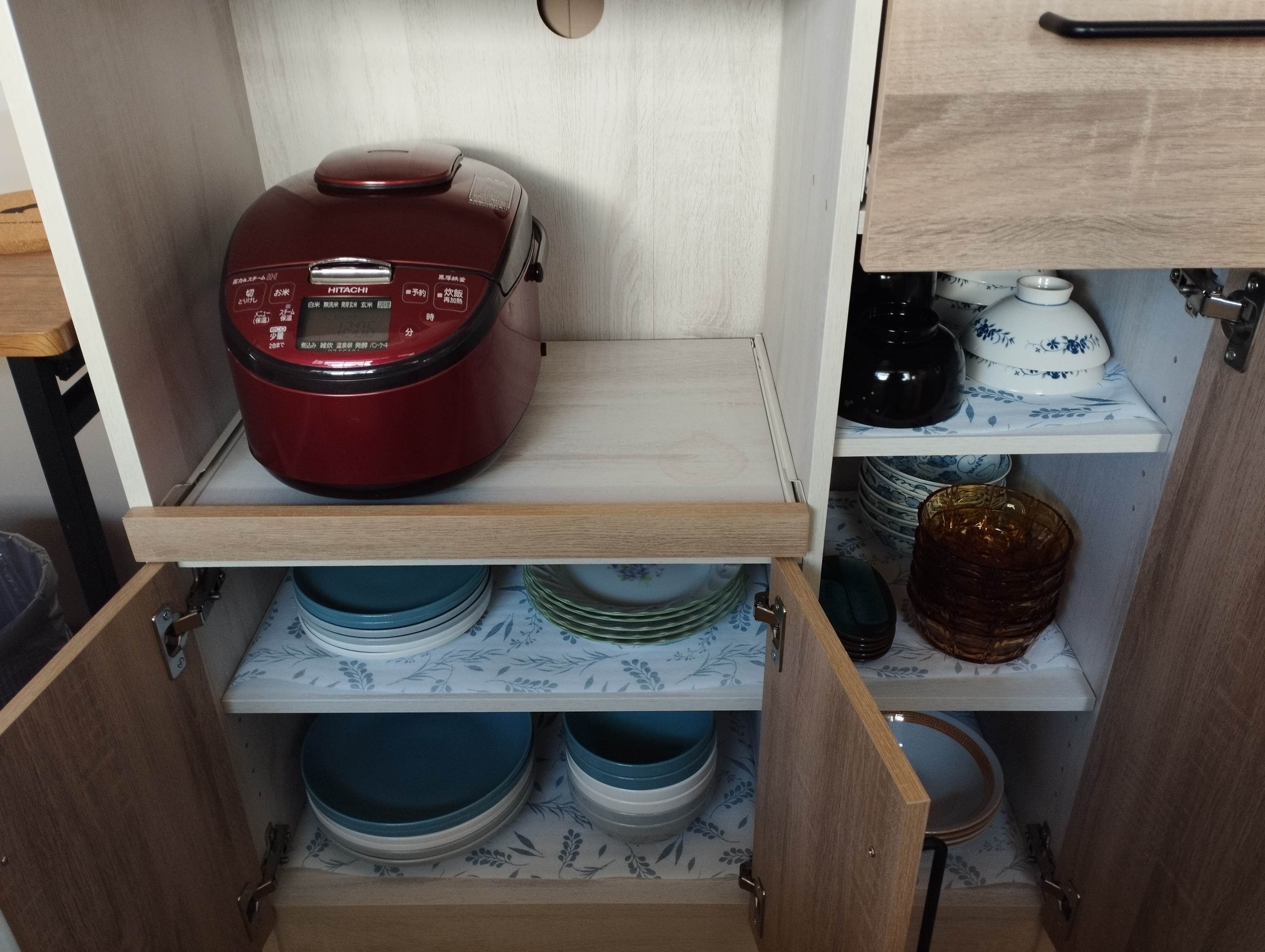 Hashinoya, a traditional Japanese house accommodation, kitchen and cupboard