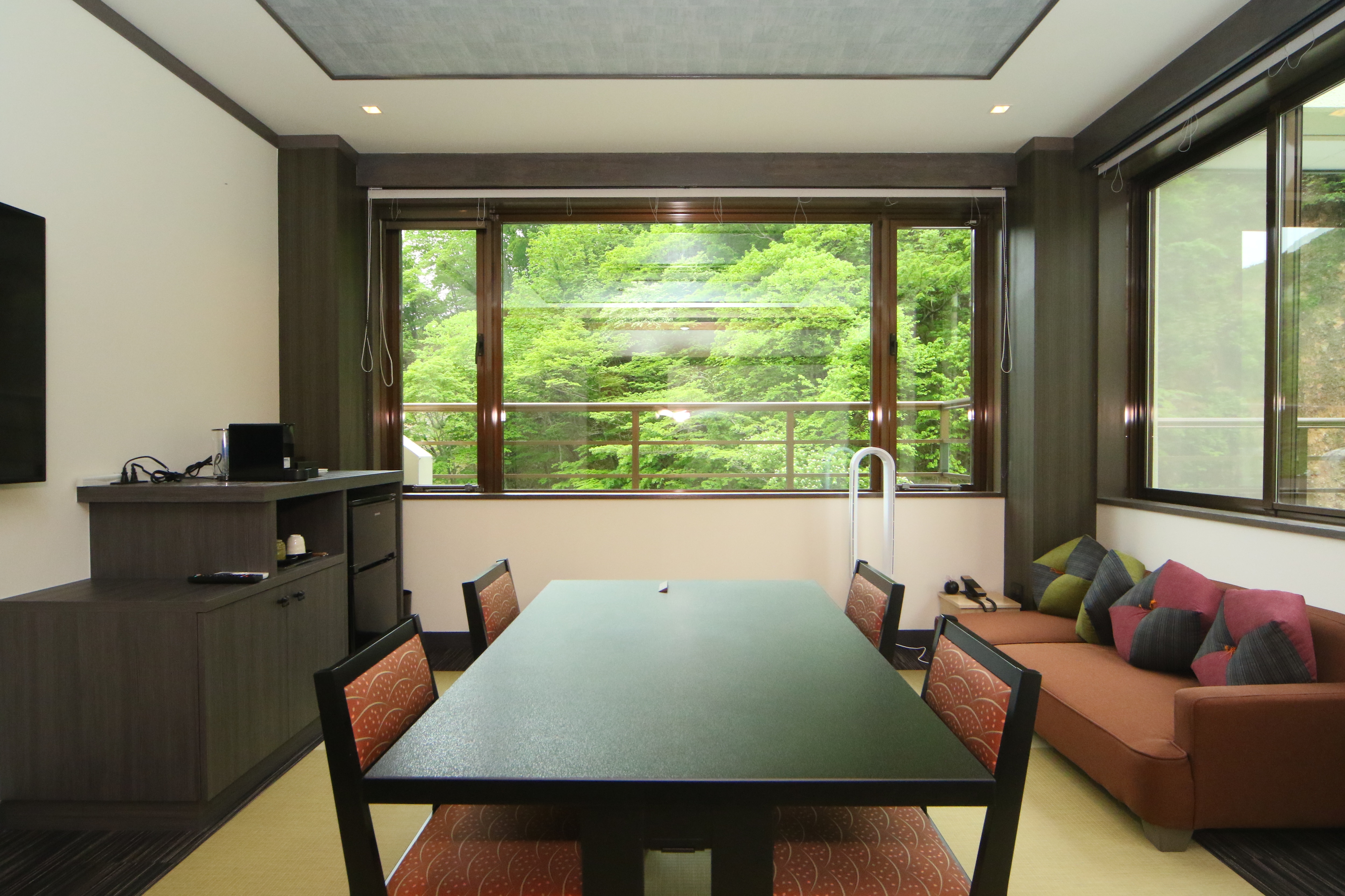 4th floor "pine"