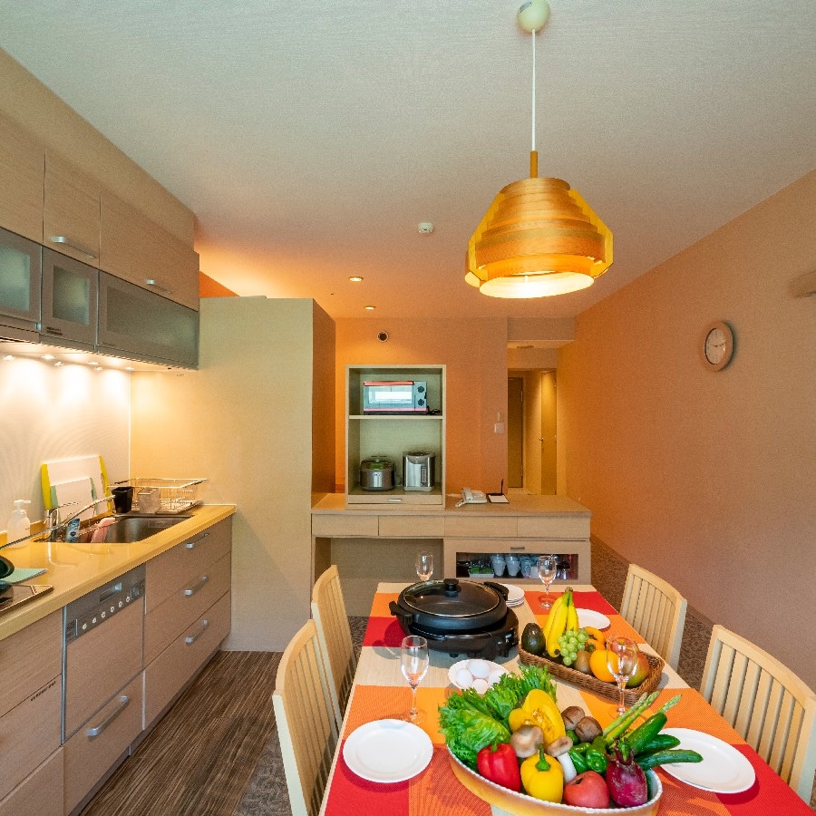 [พื้นป่า] <Residential Suite> ห้องพร้อมครัวทานอาหารและเครื่องซักผ้า
