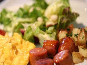 [Breakfast] We offer different side dishes every day.