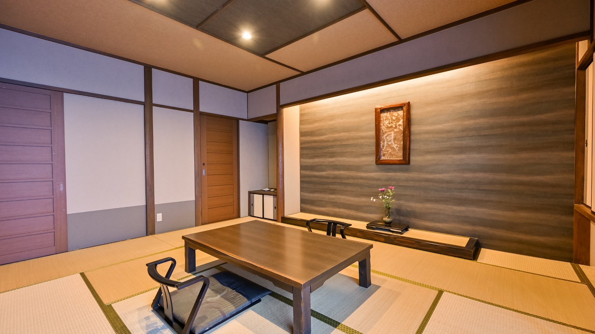 ห้องประเภทโรงละคร [บินโรจิ]