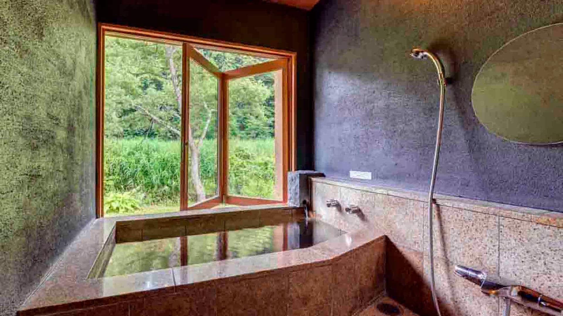 Japanese Suite ■ Hanabo at the foot of the mountain ◇ Yuki Tsubaki -YUKIT SUBAKI- ■ [Semi-open-air bath]