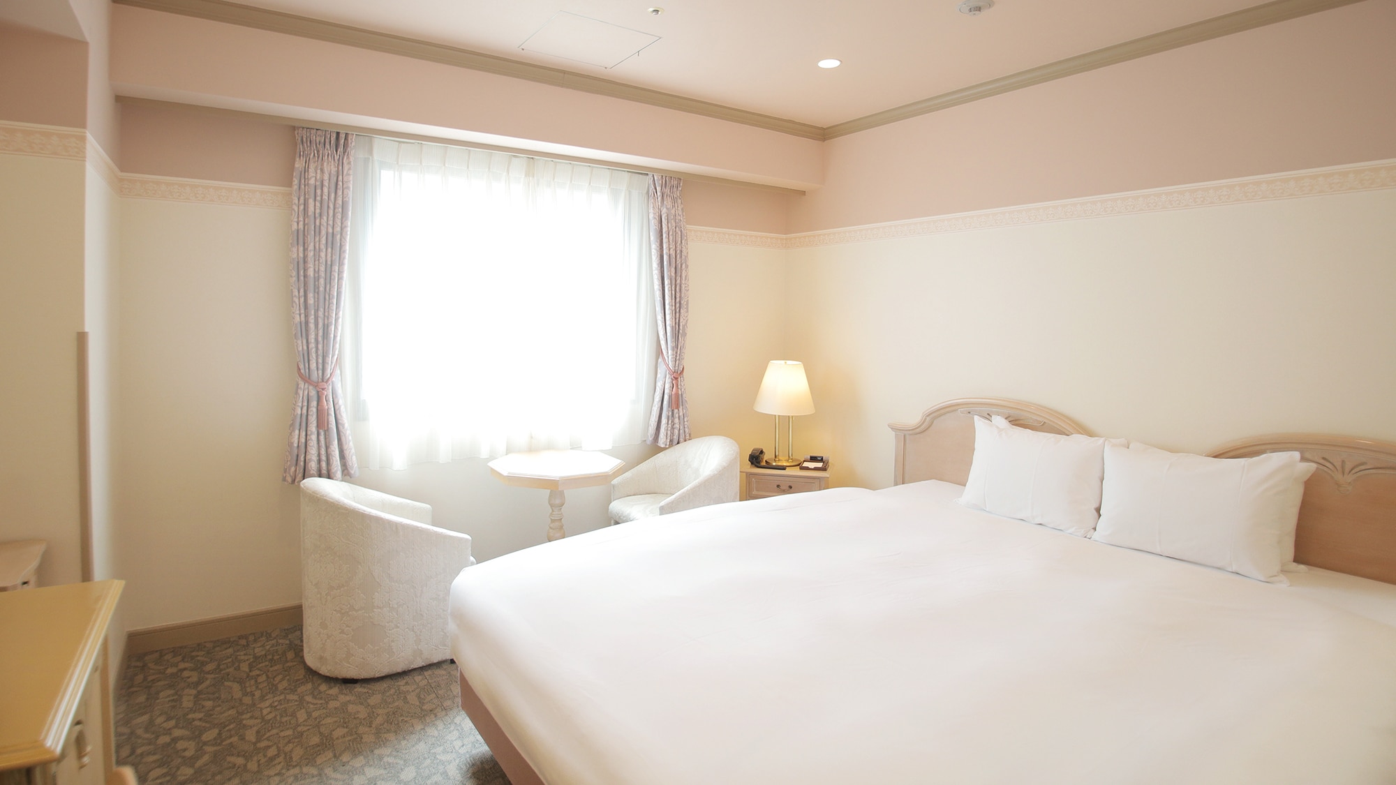 [4th floor floor color: pale pink] Piena double (example)