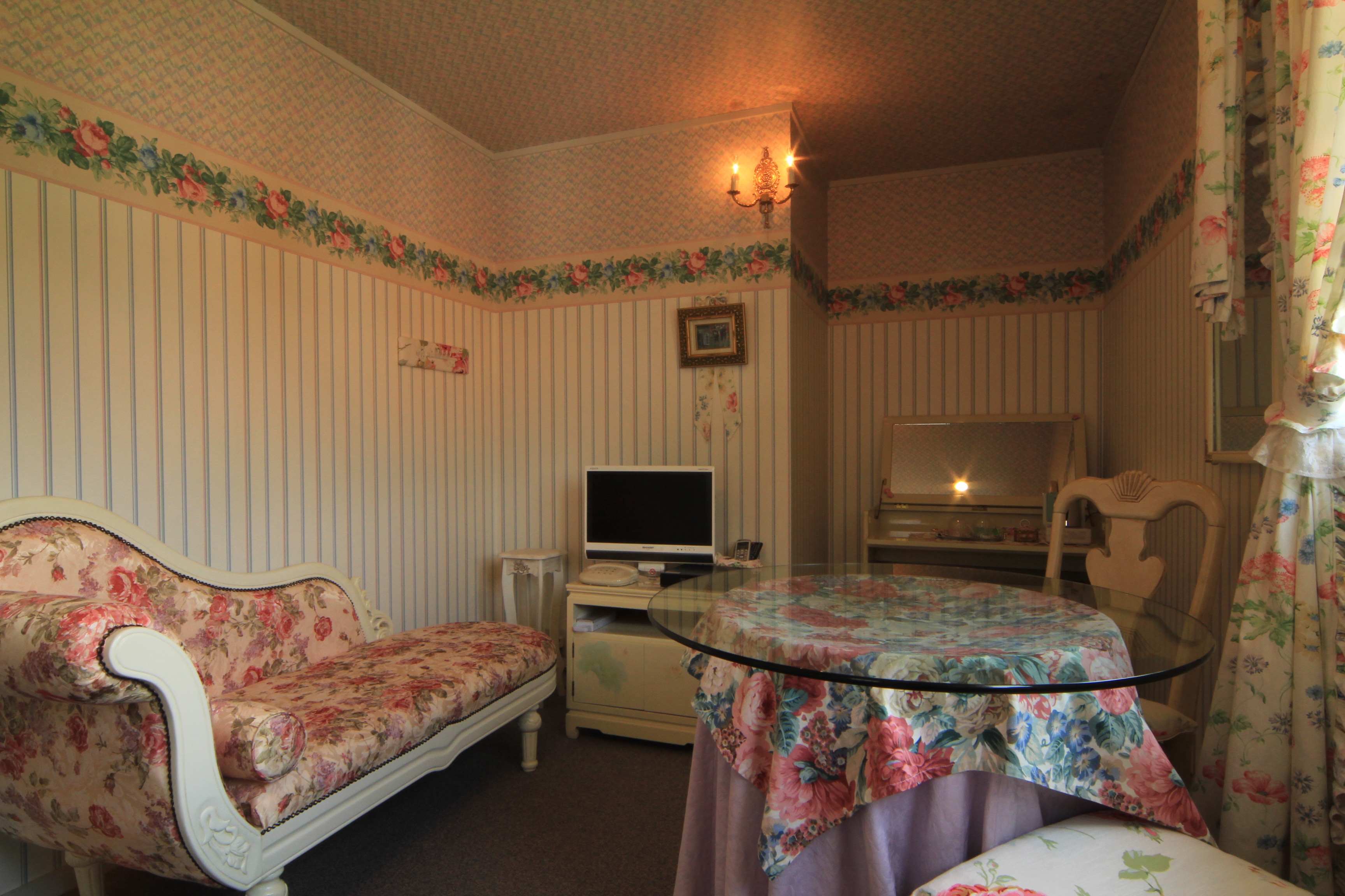 Enjoy the feeling of being a princess♪ Cinderella Little Suite