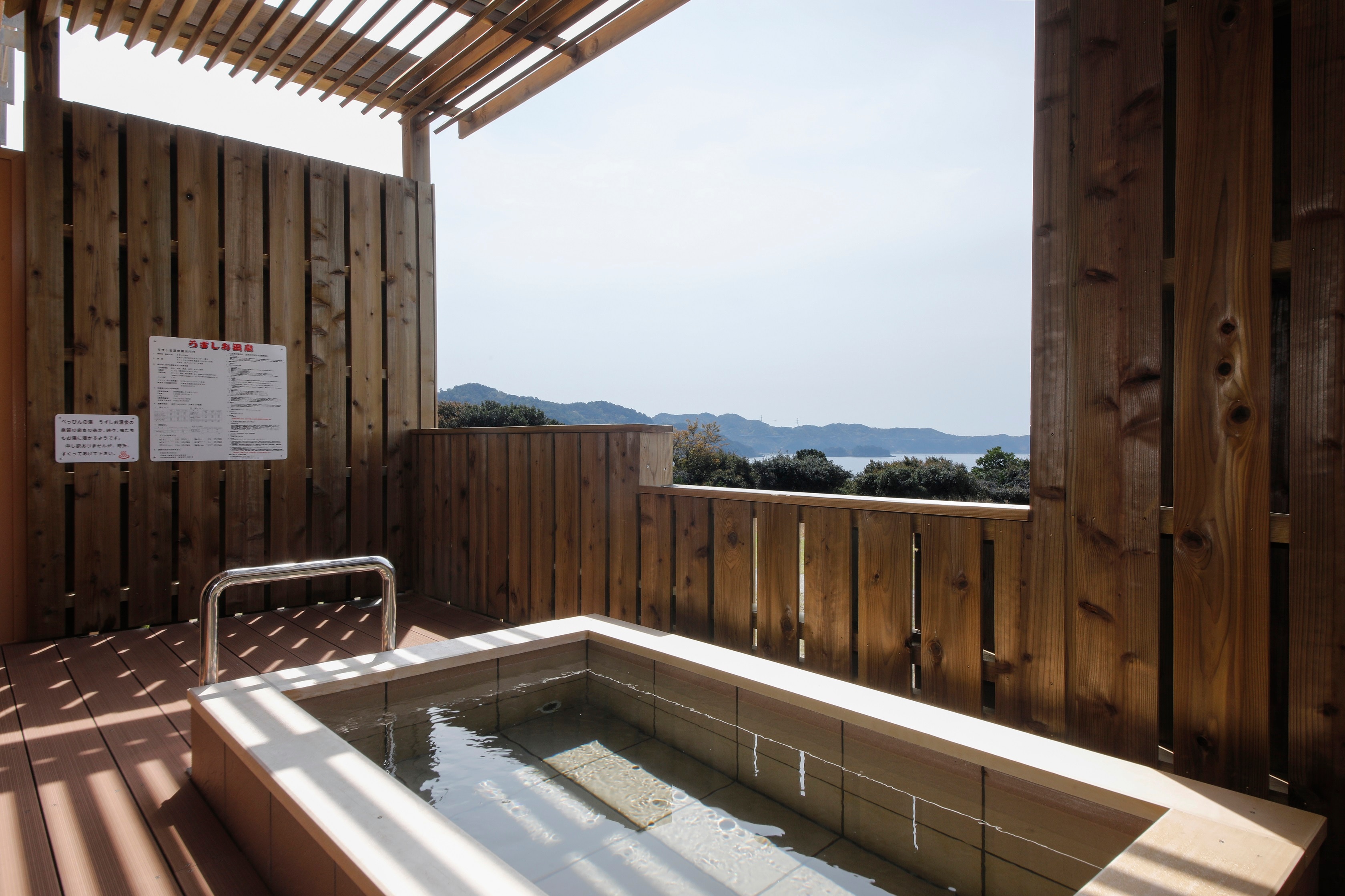 Annex 10 + 6 tatami open-air bath