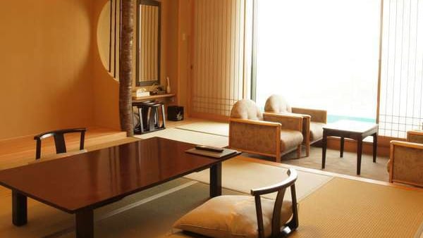 Standard guest rooms (2nd to 4th floors) are 10 to 12.5 tatami mat rooms.