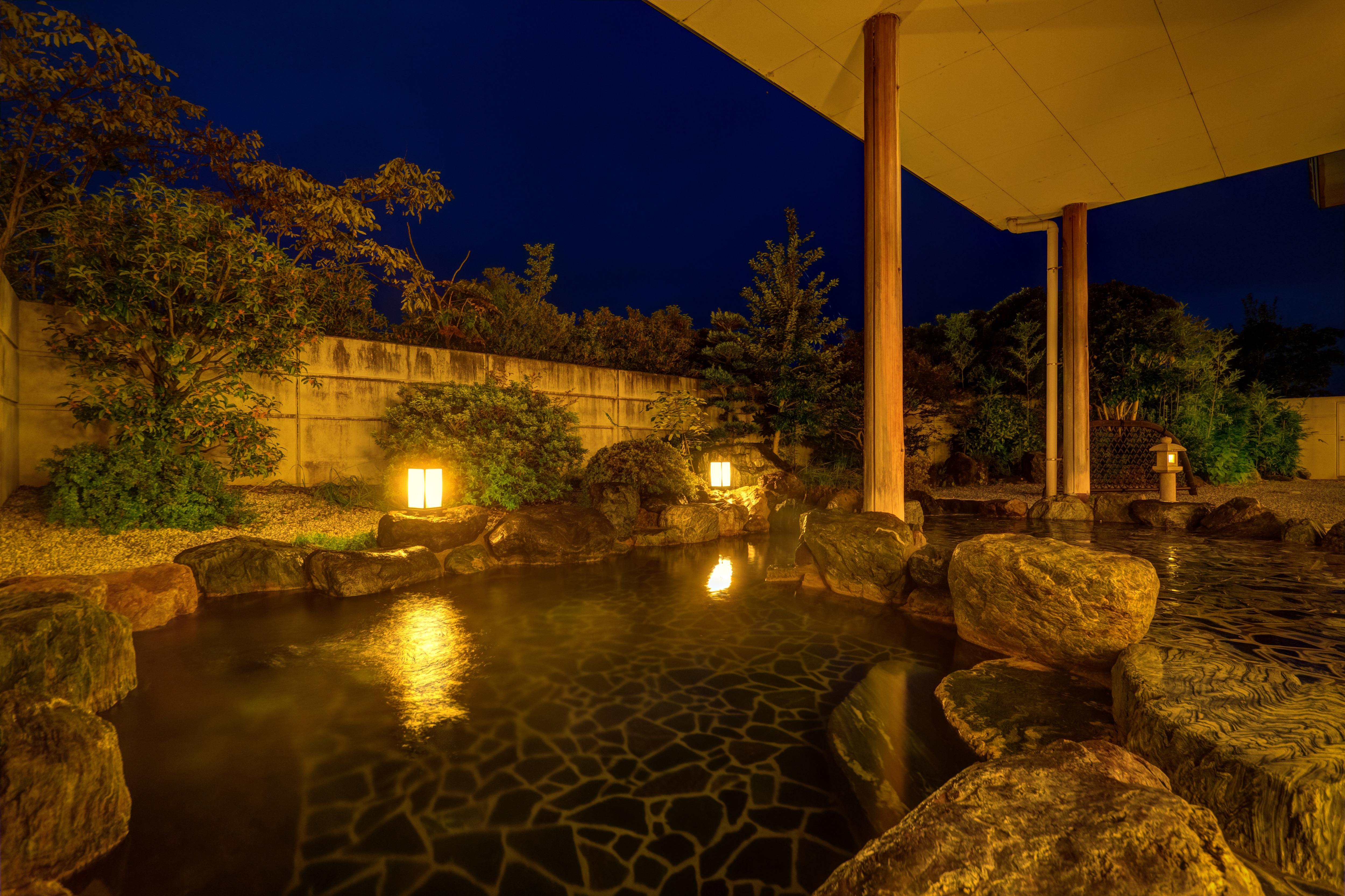 Open-air bath (night)