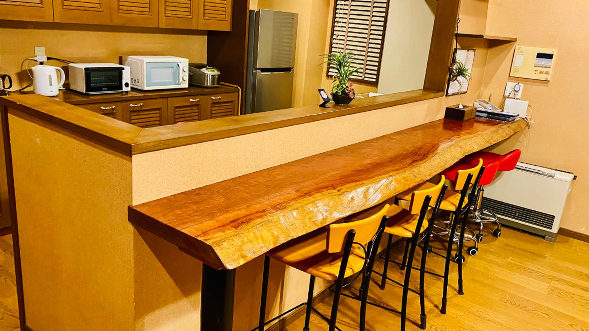 ・ Kitchen / Face-to-face kitchen where you can enjoy talking is like a bar⁈