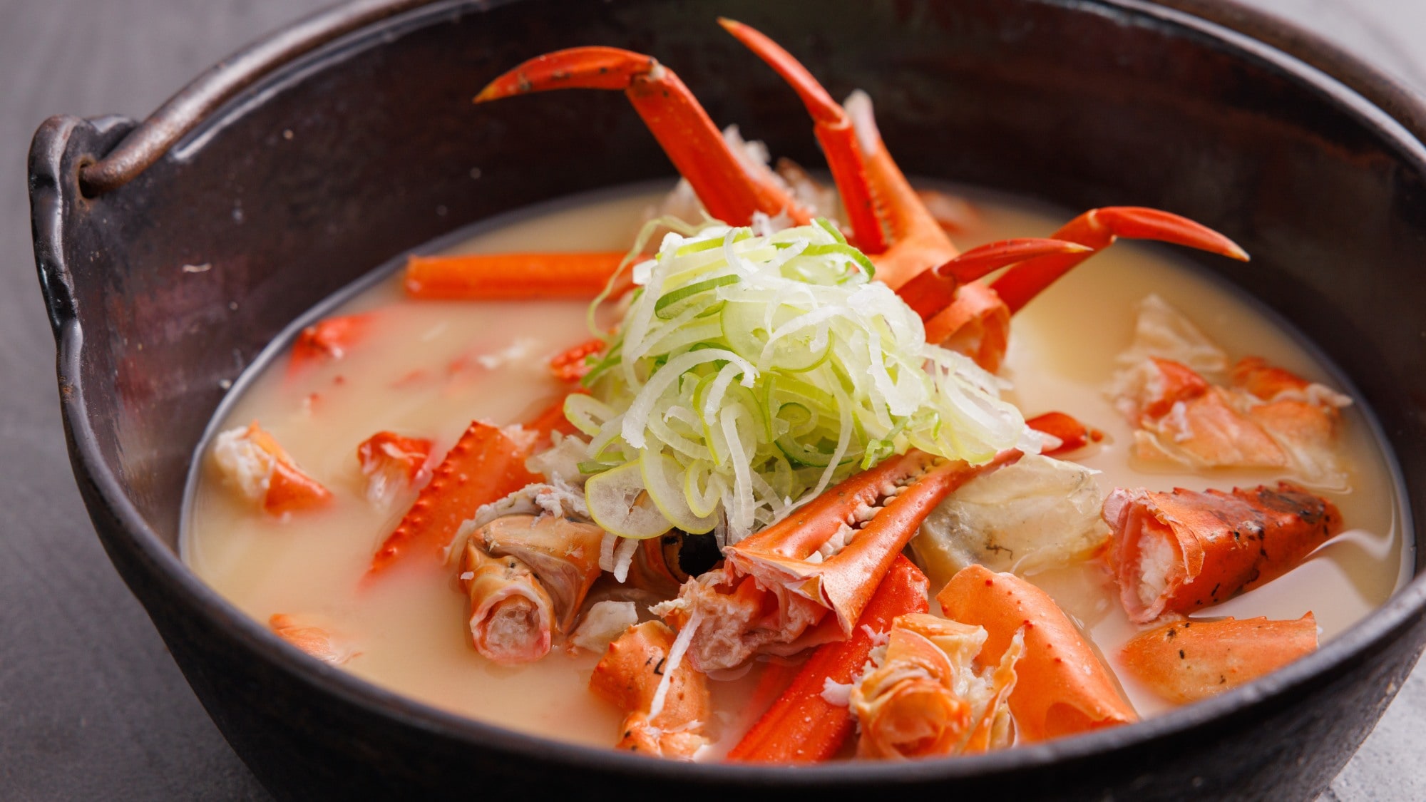 [Sakurabo] Hokkaido Hanasaki crab soup with green onions and shichimi pepper