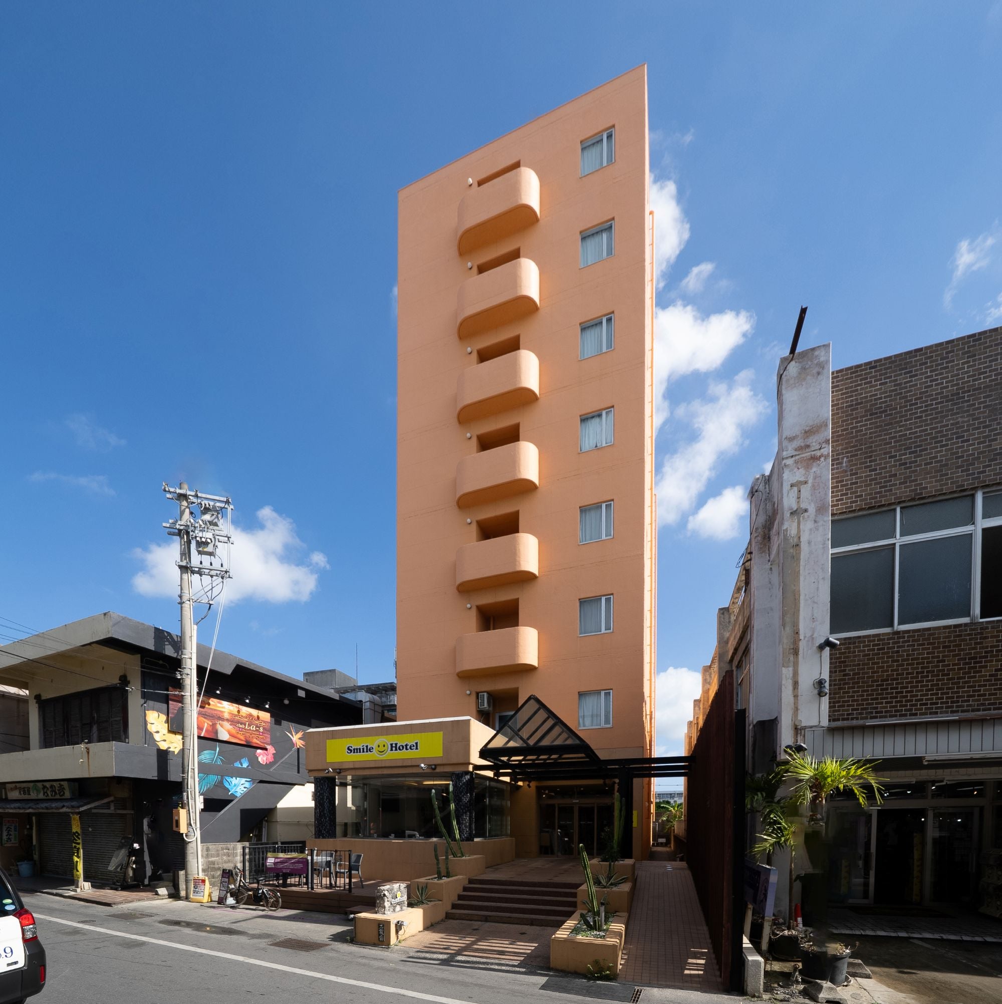 Hotel exterior (main building)