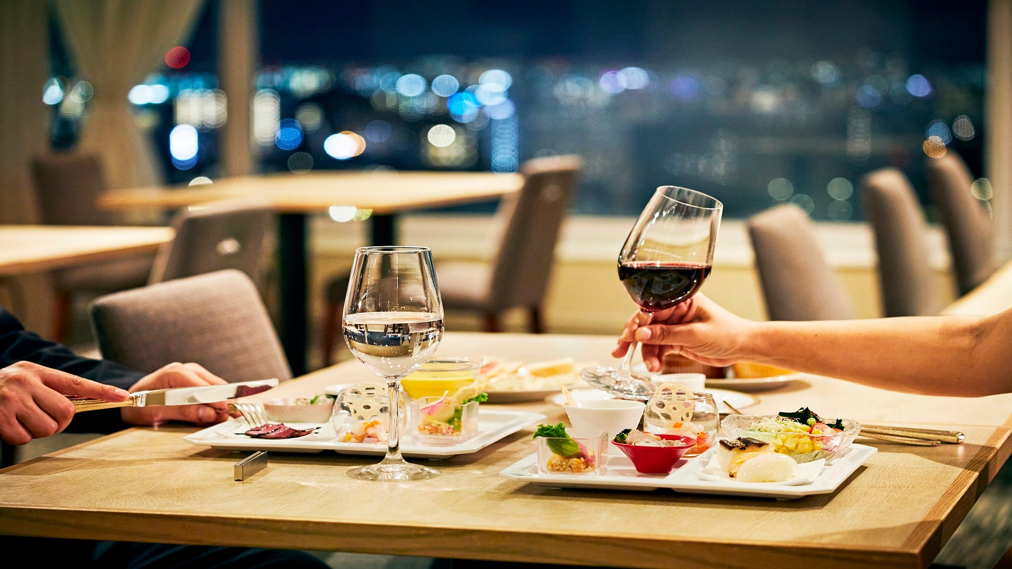 [Lantai atas (lantai 17) Sky Restaurant Etoile] Prasmanan makan malam (gambar)