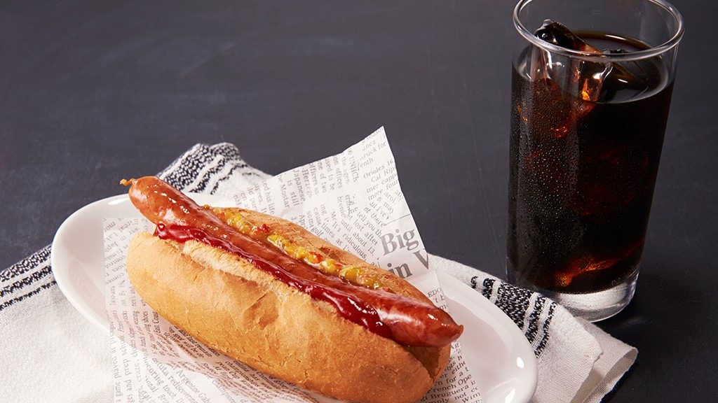An example of the breakfast menu: hot dog set