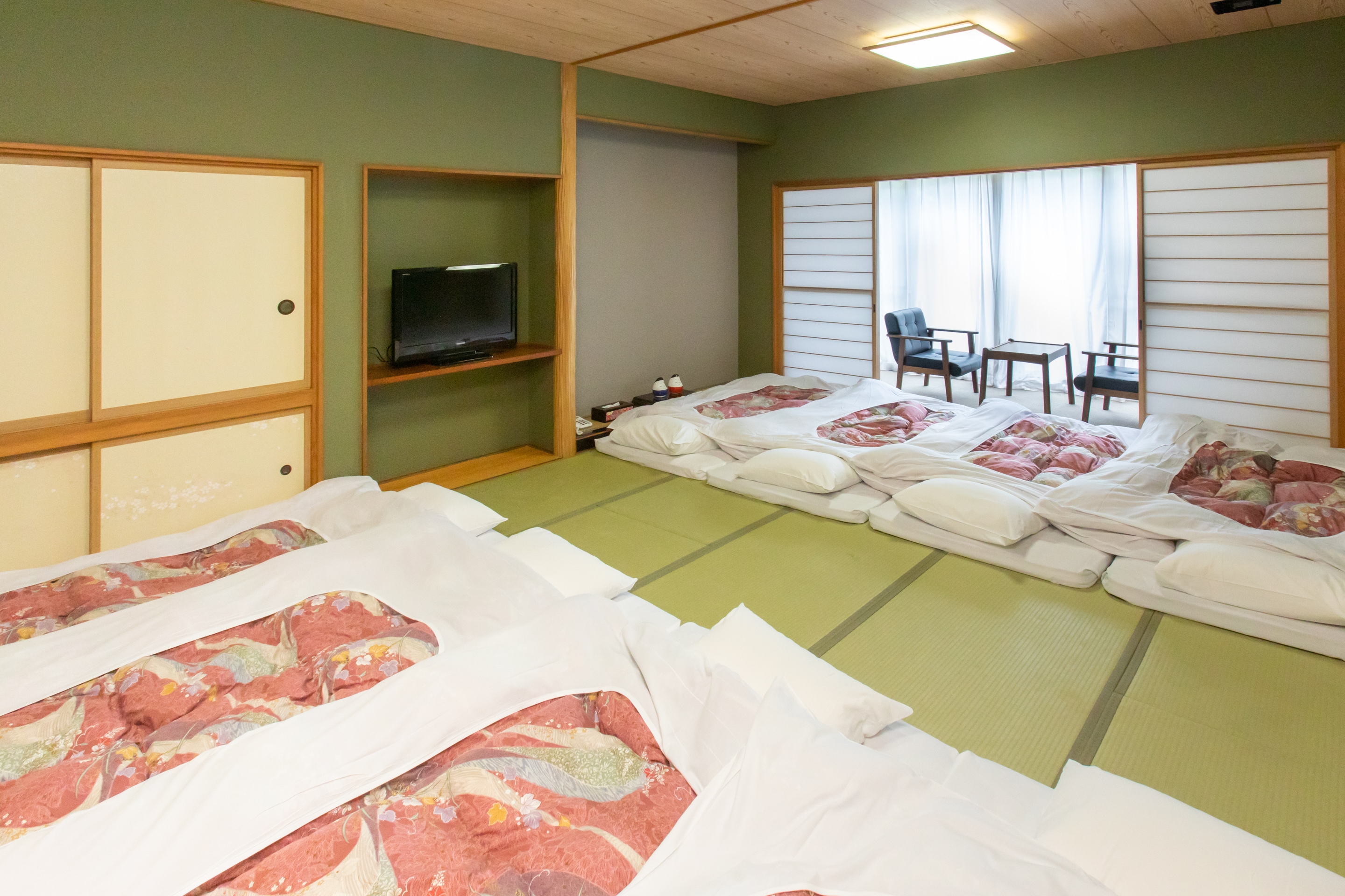 [Non-smoking] Japanese-style room for 1-8 people (no bath)