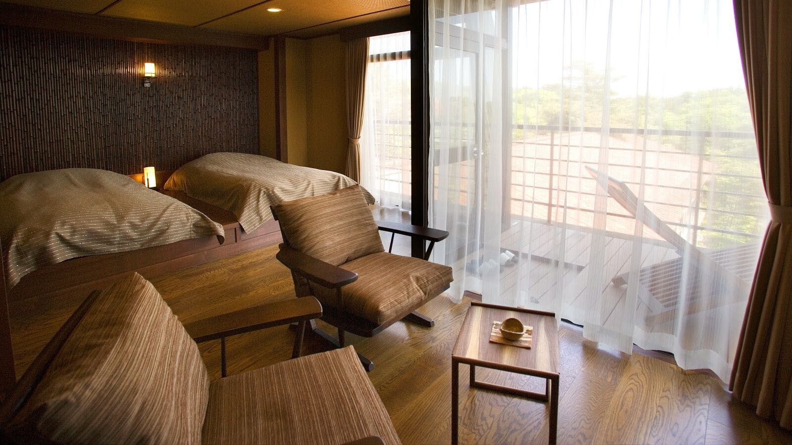 ■ Tsuruage -Waku / Miroku- ■ (Japanese and Western rooms 6 tatami mats + bed + balcony)