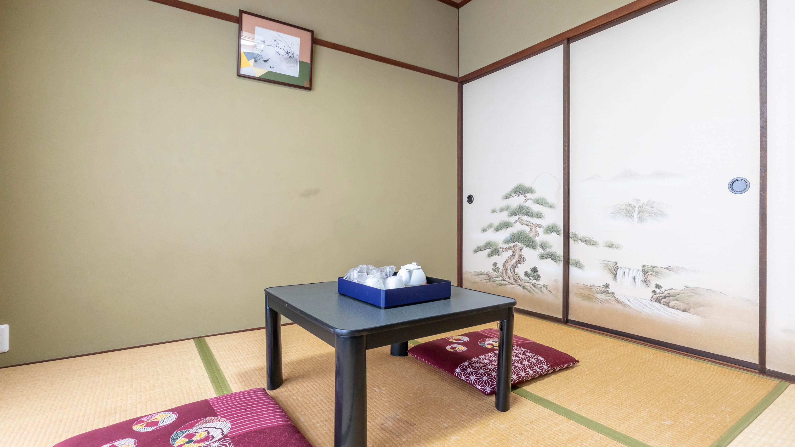 [Non-smoking] Japanese-style room for 1-2 people (no bath or toilet)