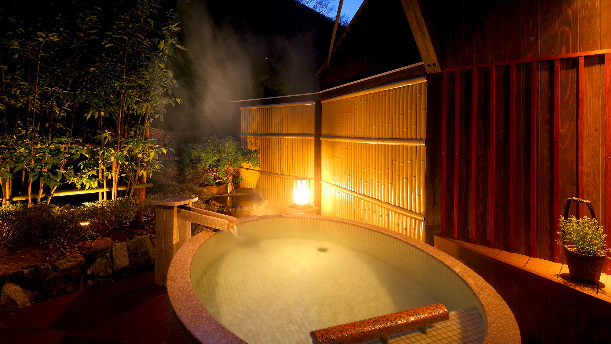Private open-air bath "Forest Kakurenbo"