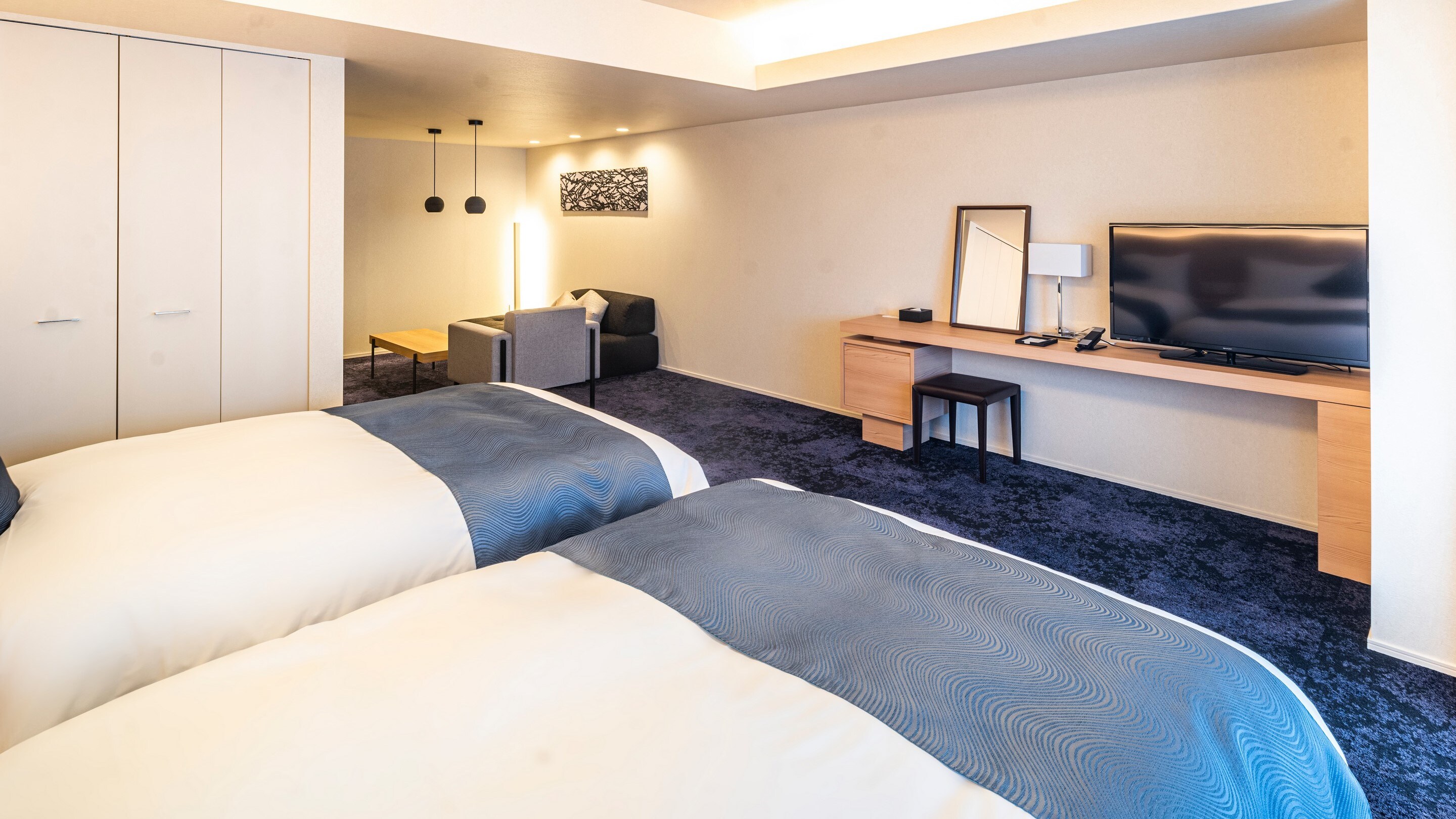 [2 semi-double beds, 1 sofa bed] Premier Deluxe Twin