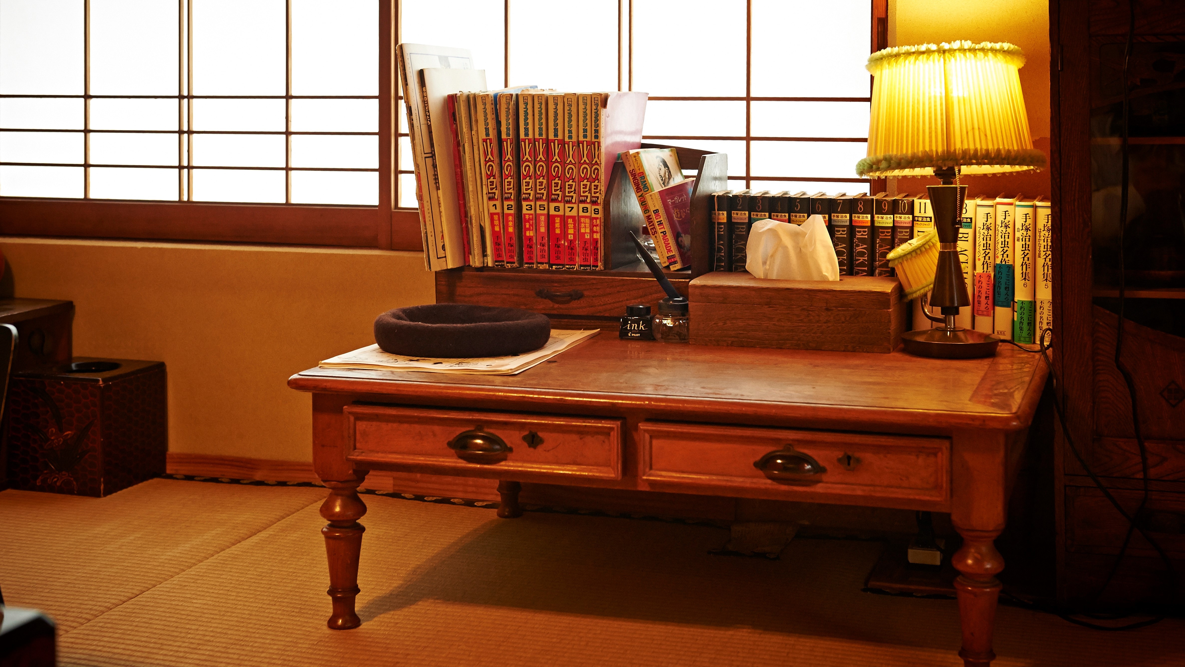 "Hail Room" - A place where nostalgic accessories and ornaments will soothe your soul.