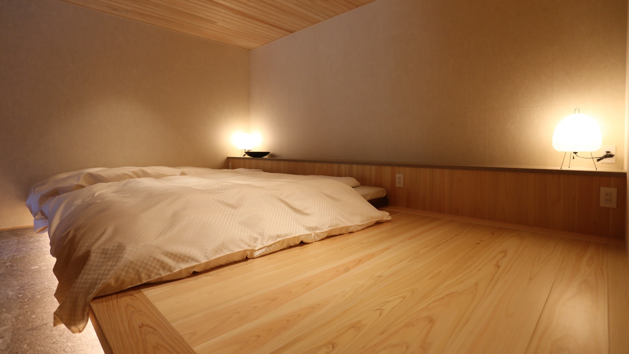 Uses memory foam mattress and luxury duvet developed by villa "Aioi" POLA