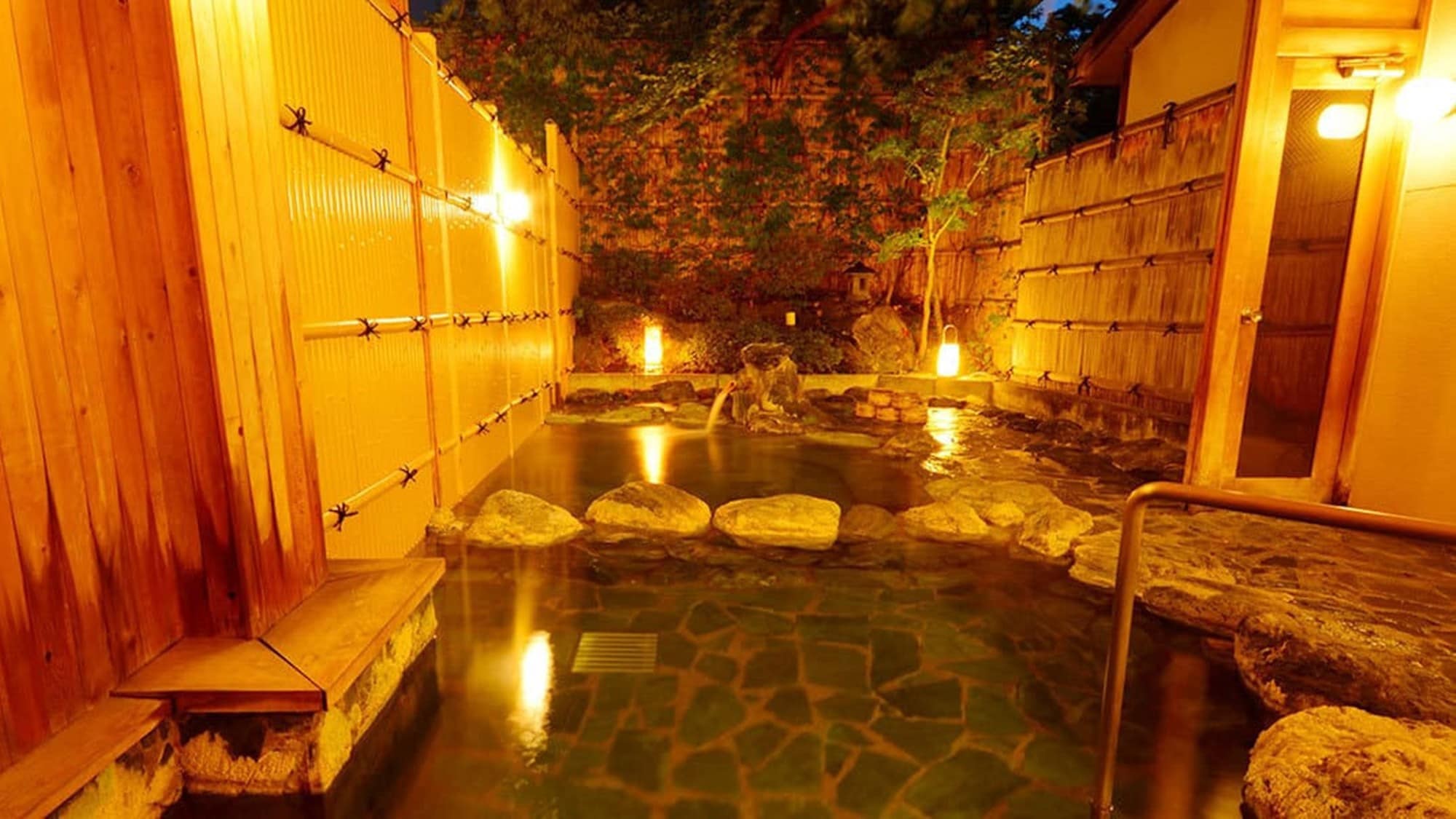 Open-air bath