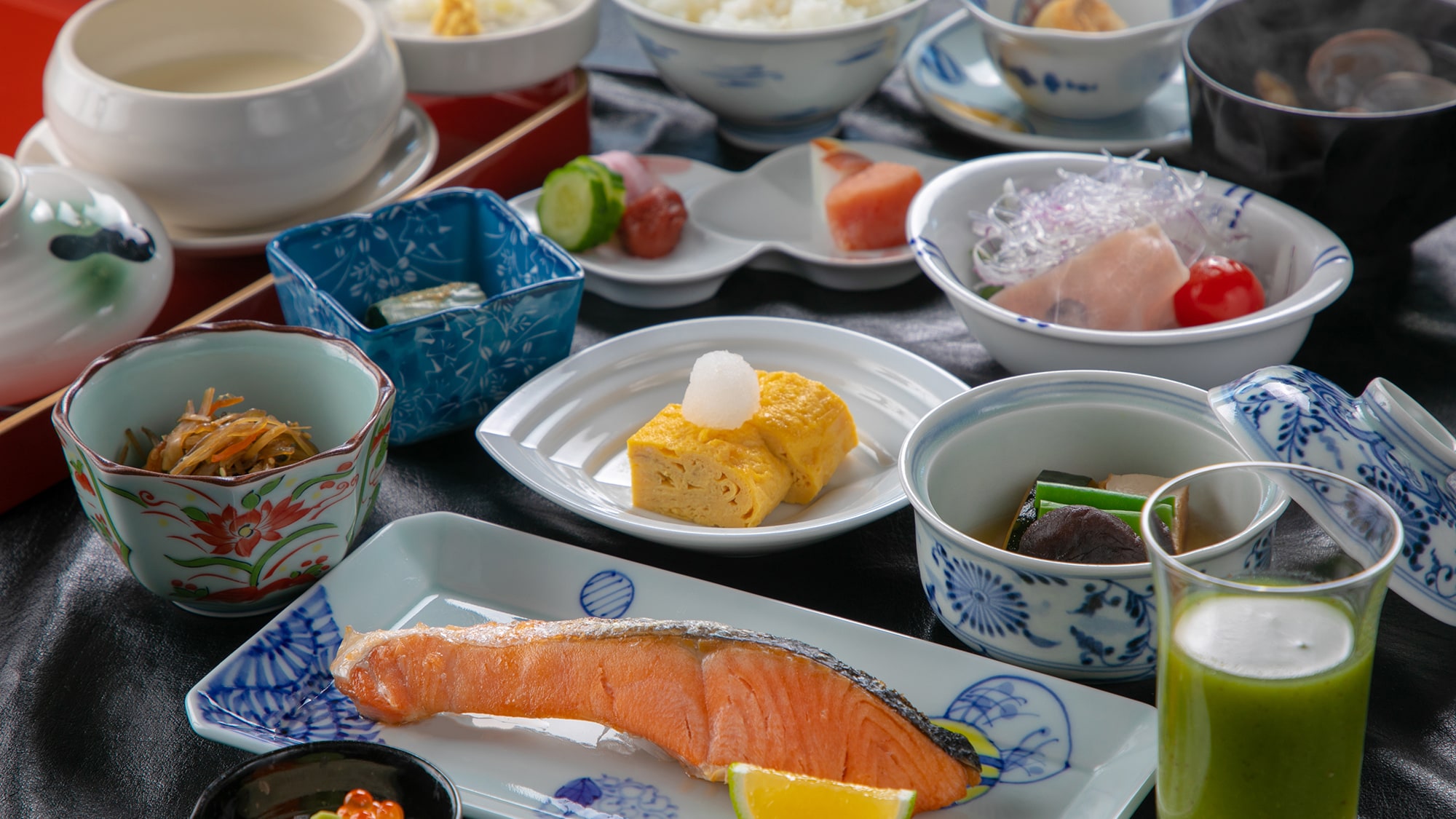 [Contoh sarapan] Menu ini berfokus pada makanan Jepang sehingga Anda dapat menghabiskan hari dengan sarapan yang menyenangkan.