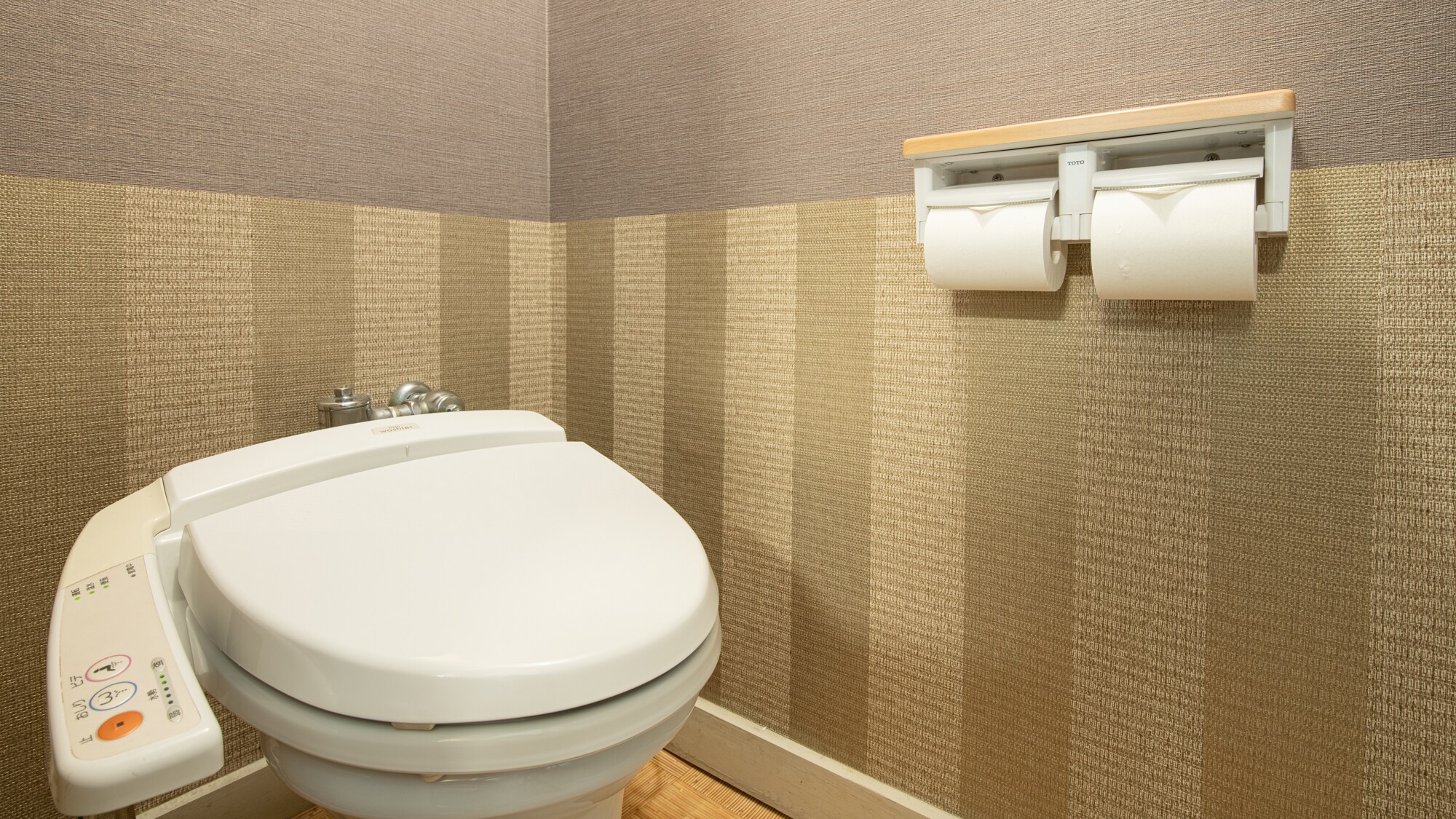 *[Kamar] Ini adalah kamar bergaya Jepang 10 tatami dengan toilet murni bergaya Jepang.