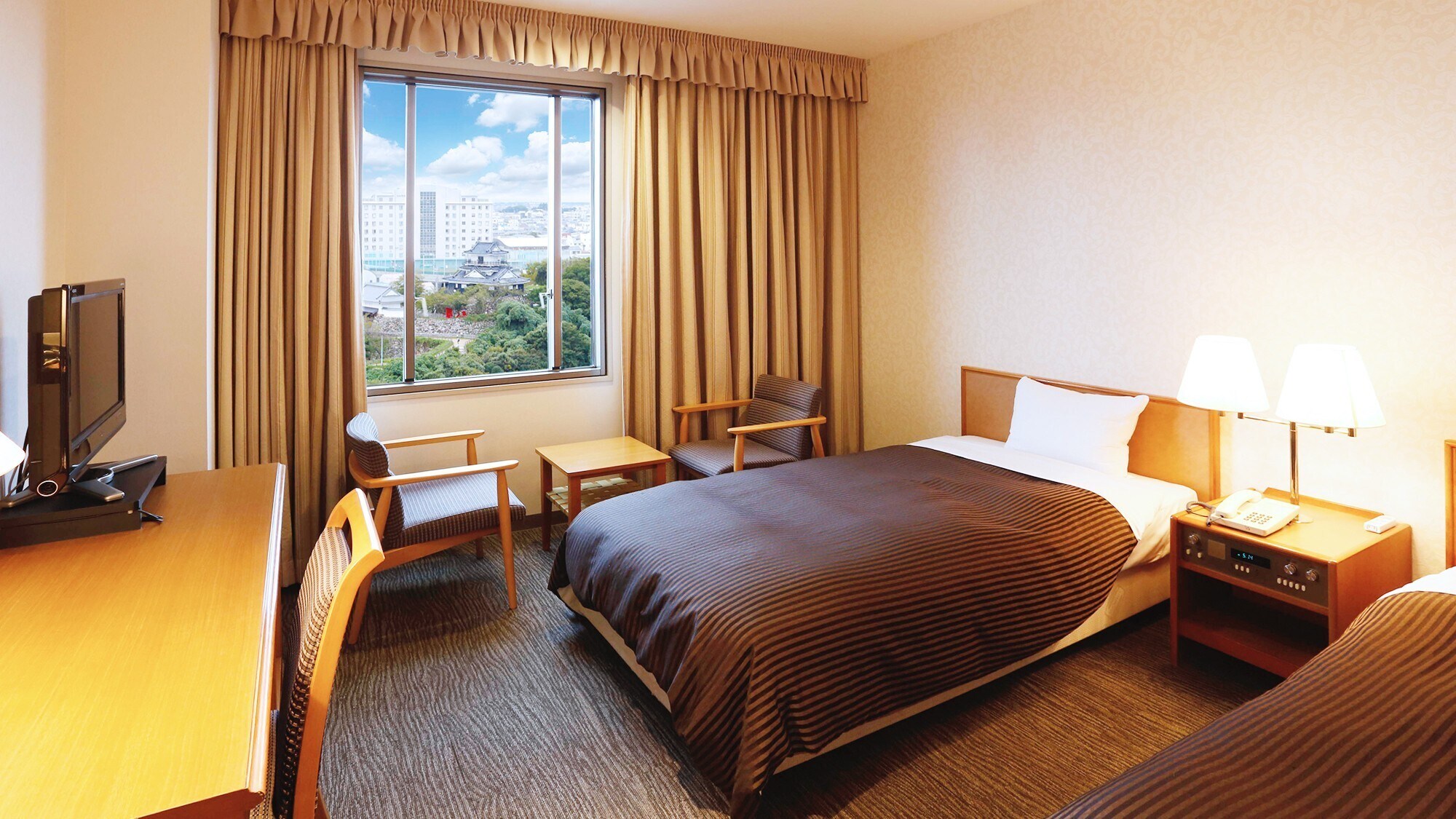 ●Castle View Twin [Hamamatsu Castle side]