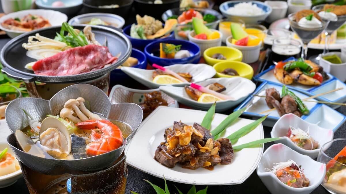 【夕食ビュッフェ】日本海のお造りやお寿司など、地域食材を中心とした本格ビュッフェをお楽しみください。