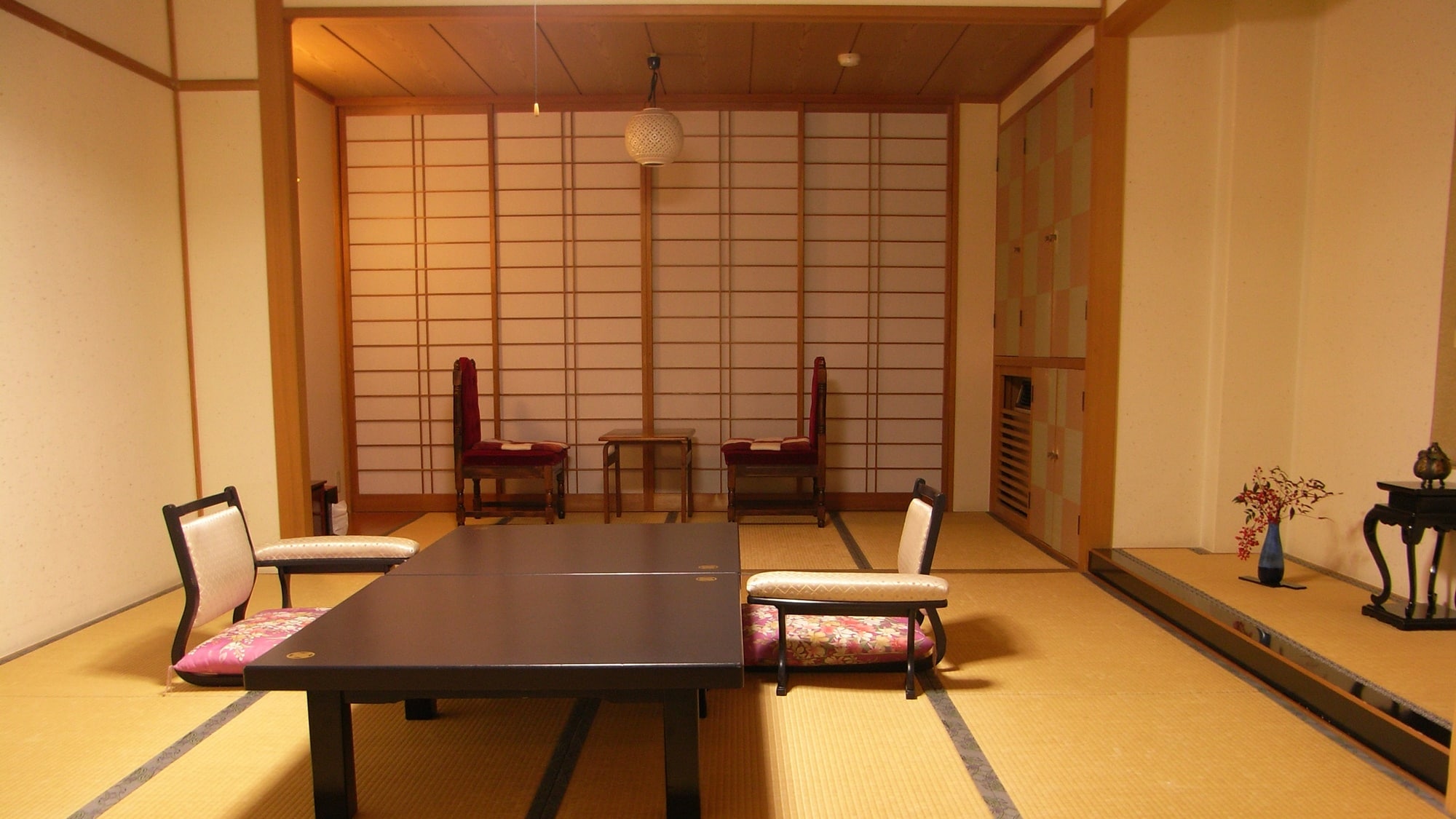 *Japanese-style room
