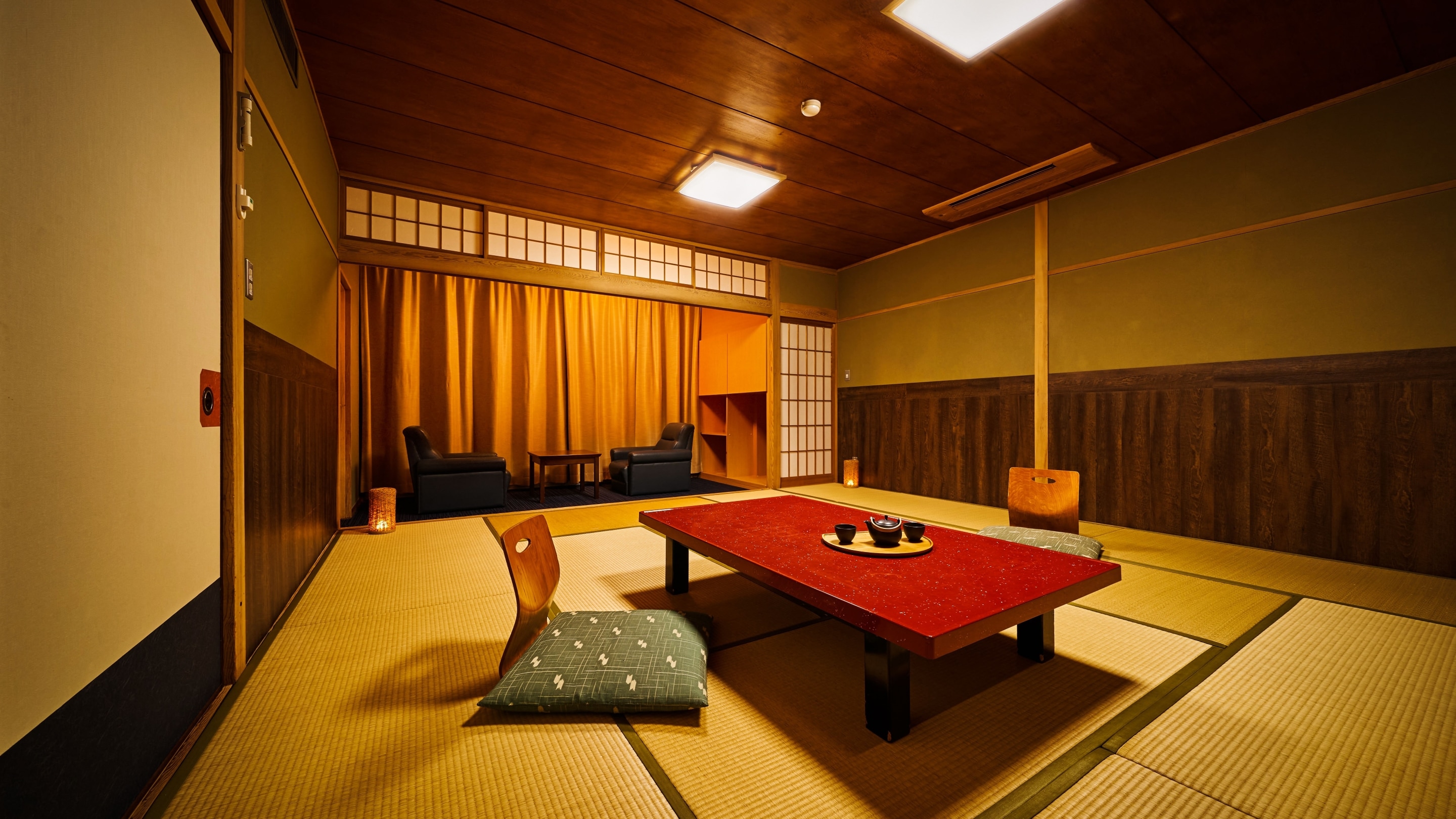 Standard Japanese-style room *An example of a guest room