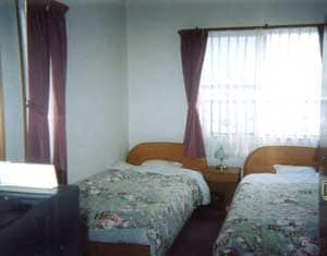 Contoh kamar: Kamar Barat (kamar twin)