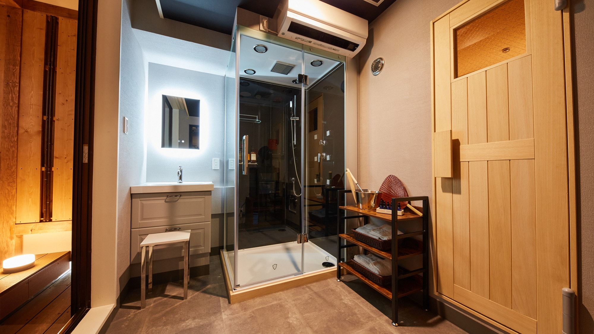 [Sauna Premium Room] Shower booth
